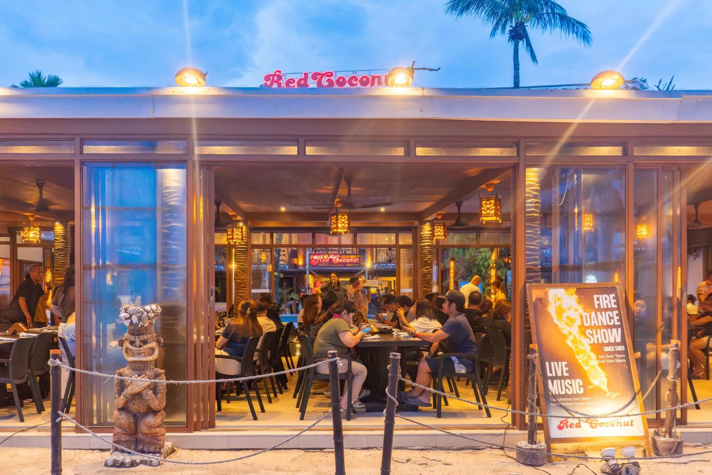 Restaurant/places to eat in Red Coconut Beach Hotel Boracay