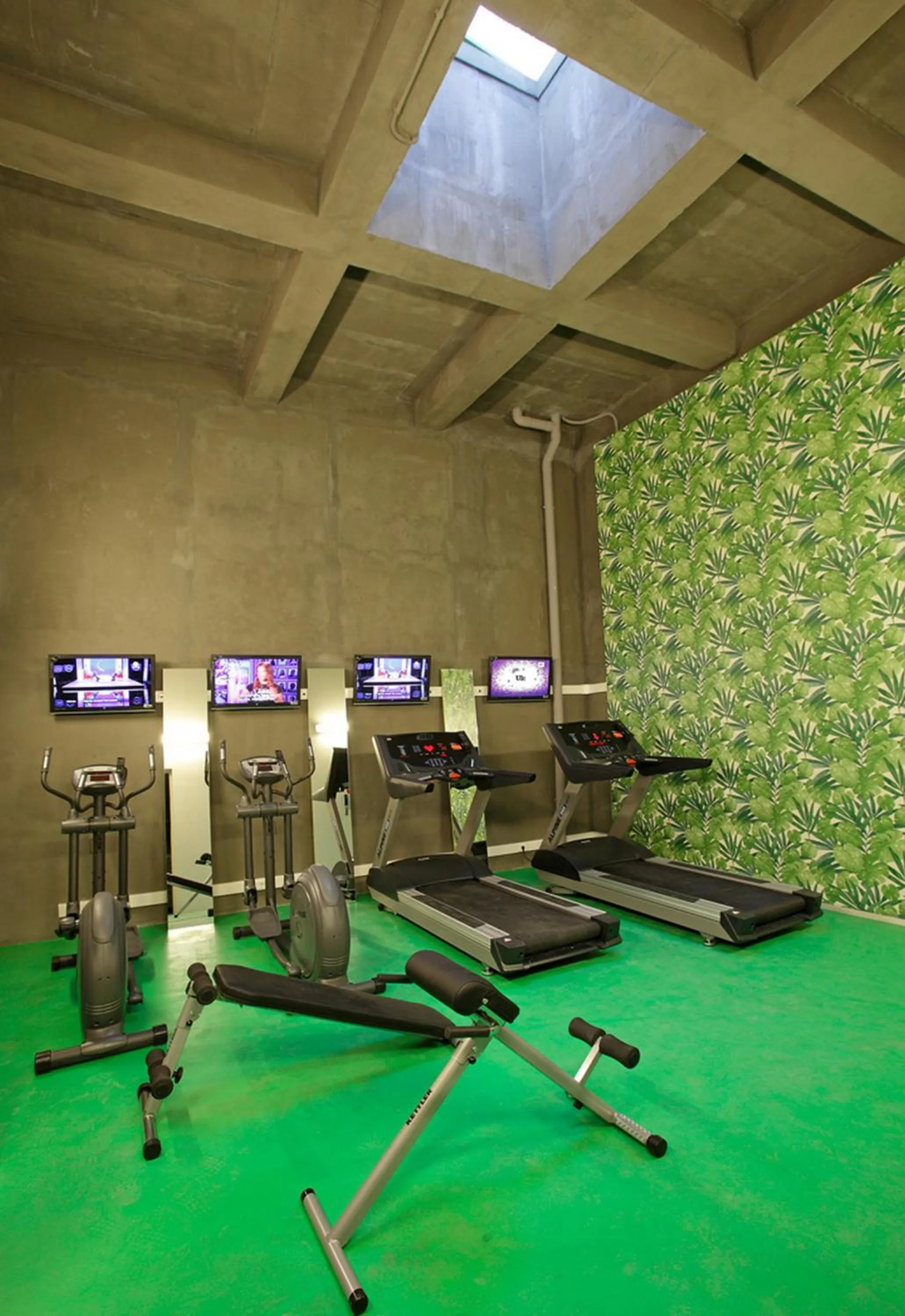 Fitness centre/facilities in Athens Mosaico Suites & Apartments