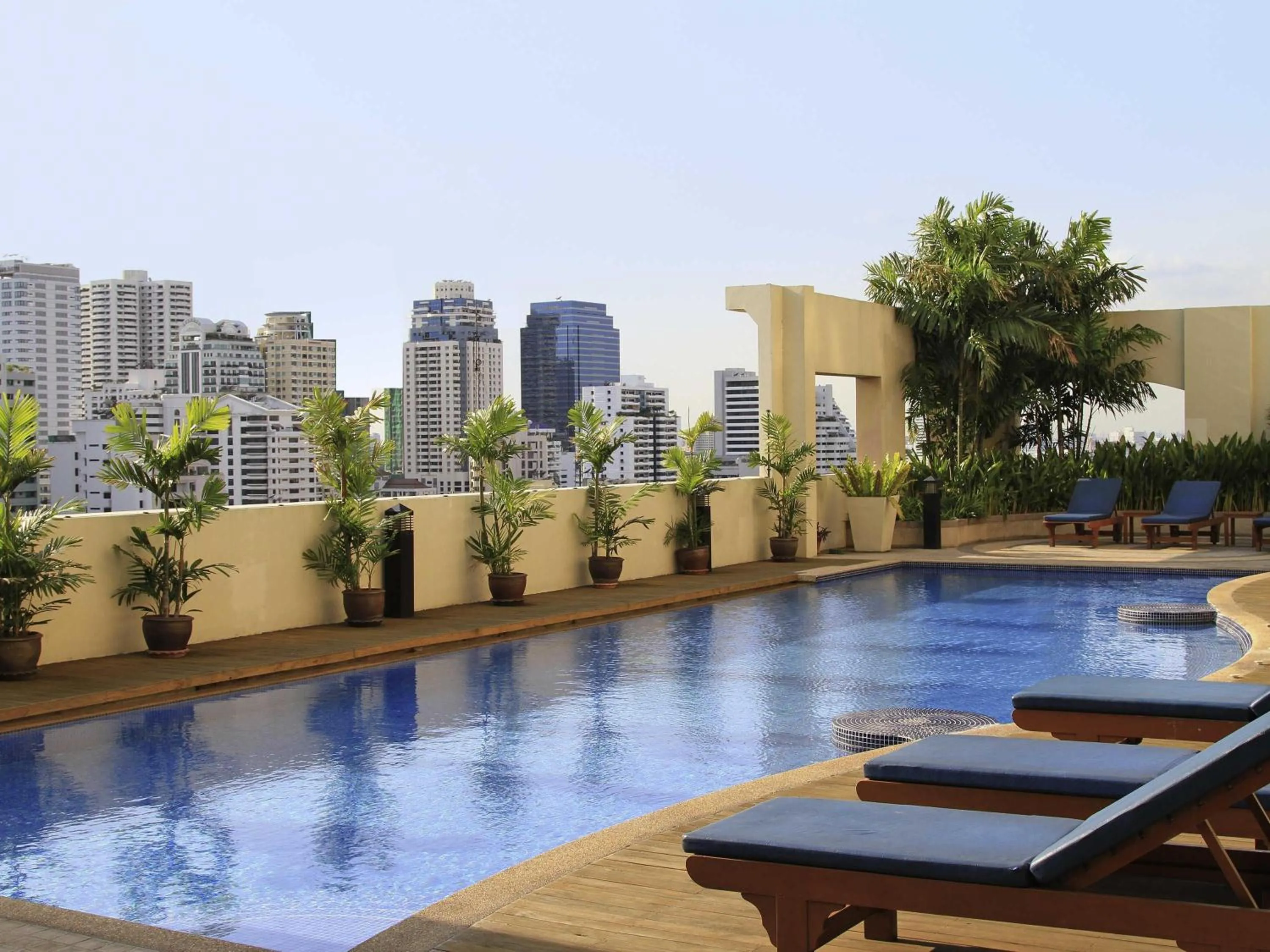 Pool view in Grand Mercure Bangkok Asoke Residence