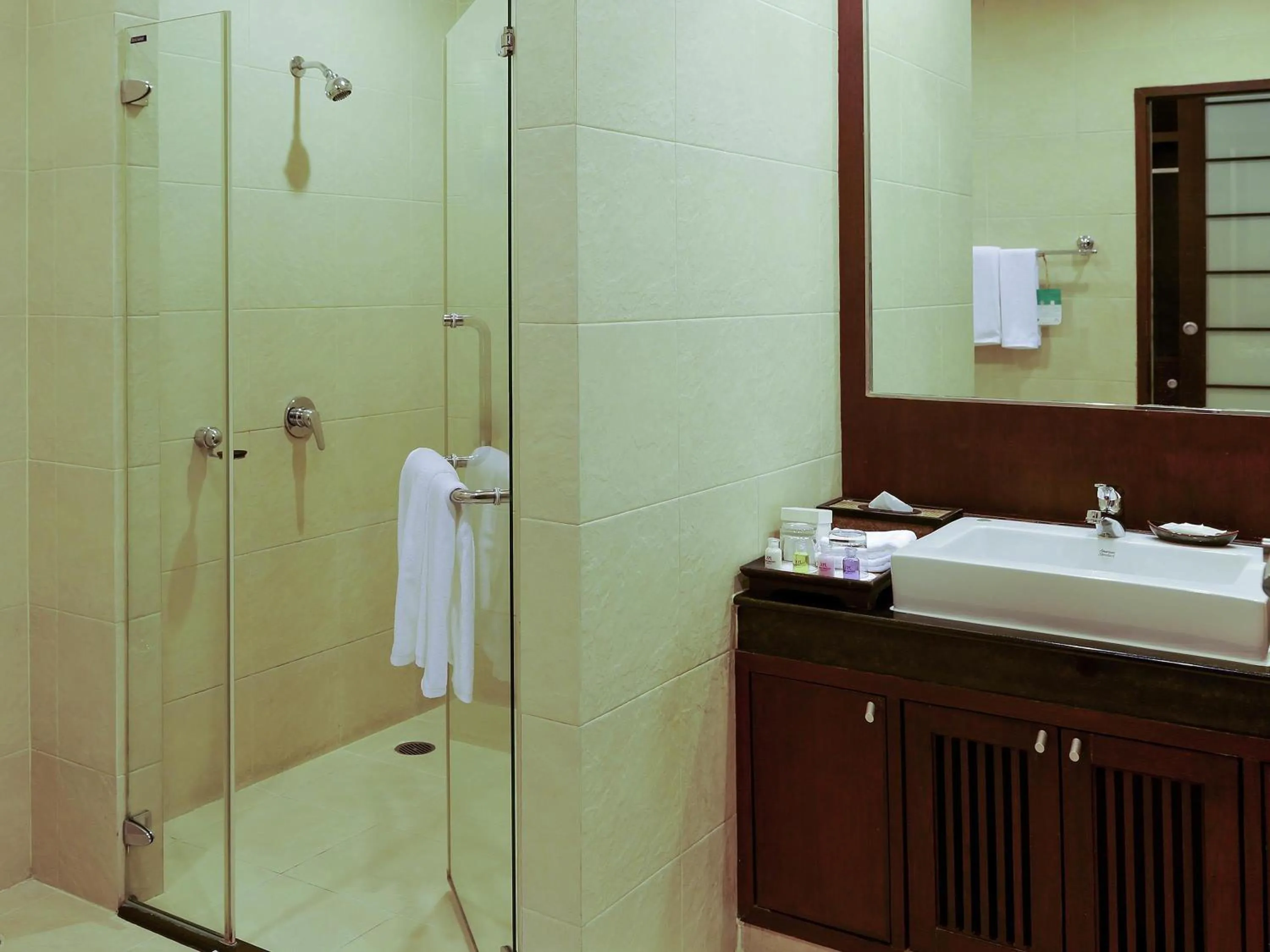 Bedroom in Grand Mercure Bangkok Asoke Residence