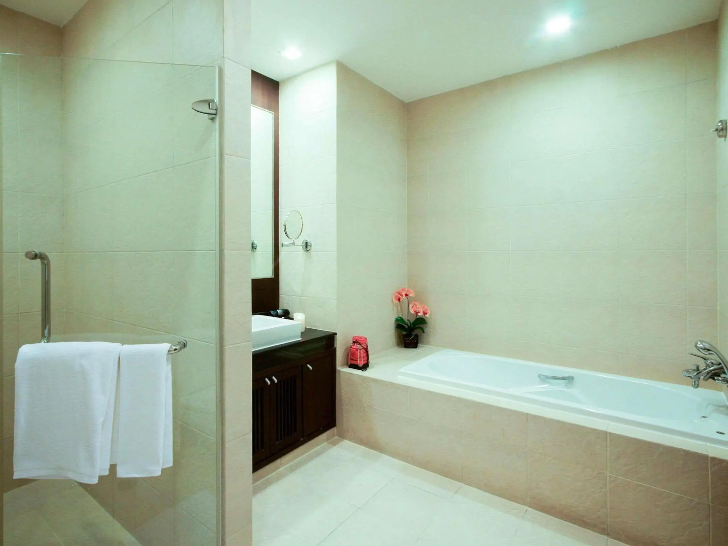 Bedroom in Grand Mercure Bangkok Asoke Residence Bedroom in Grand Mercure Bangkok Asoke Residence