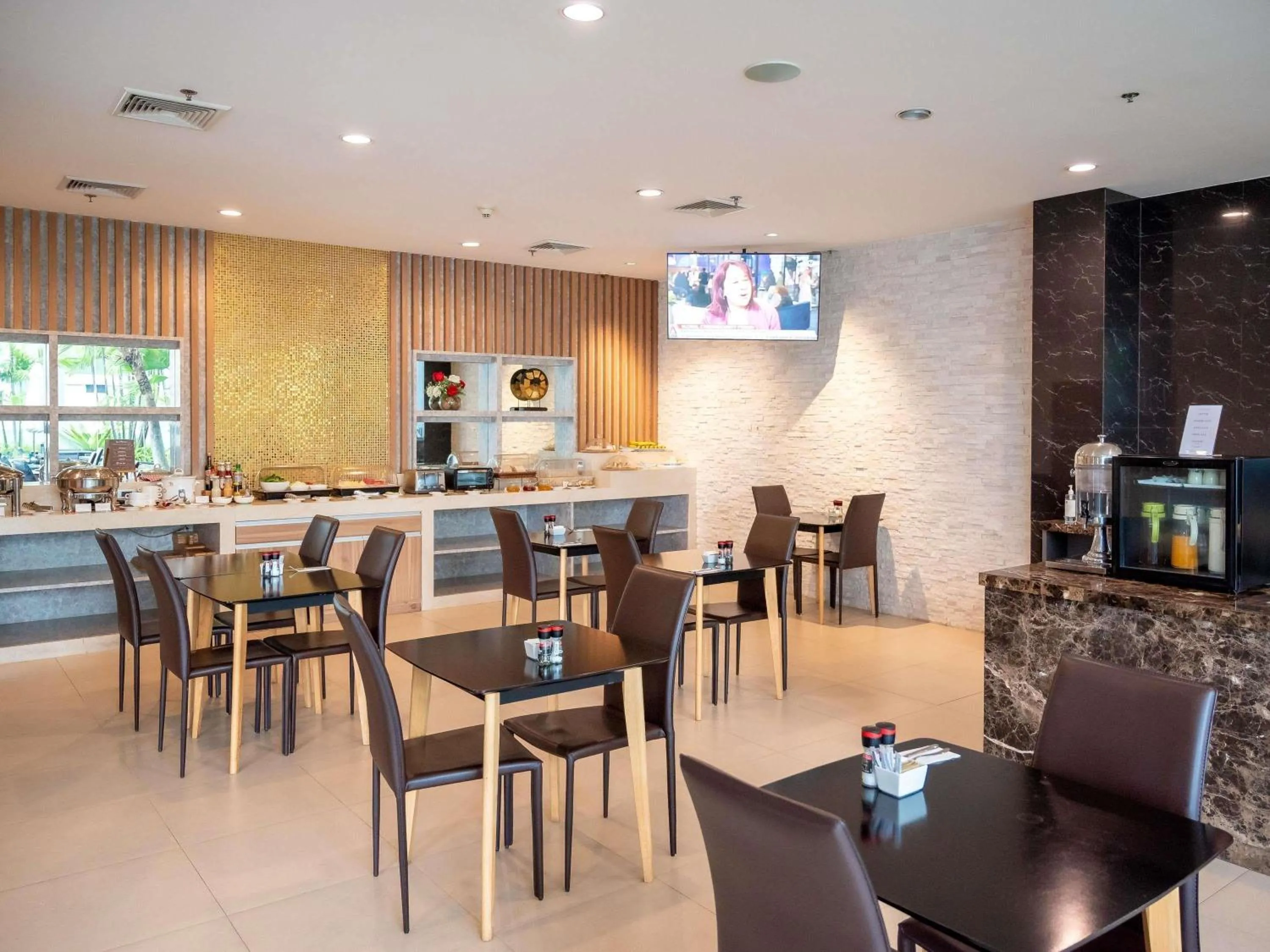 Breakfast in Grand Mercure Bangkok Asoke Residence