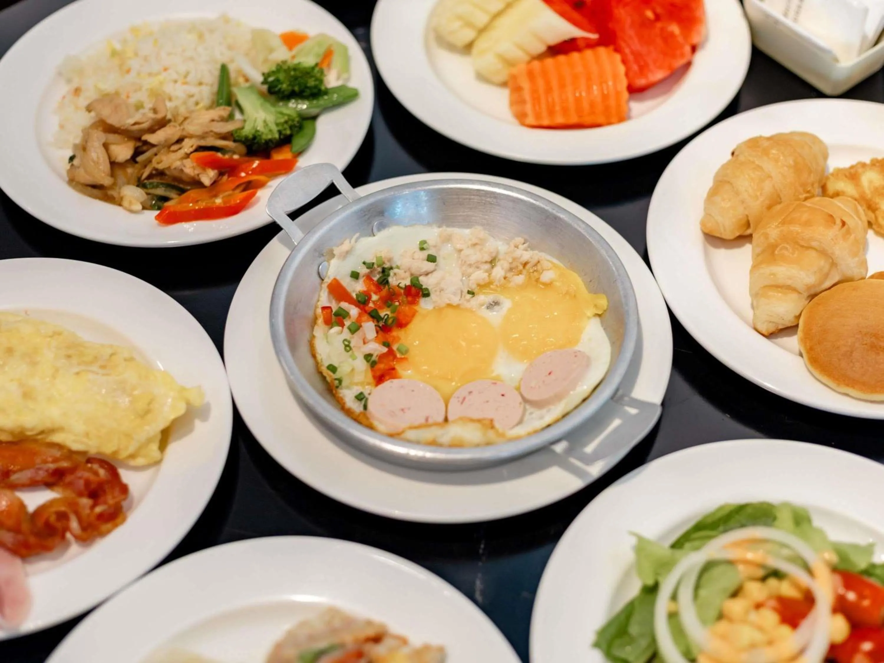 Breakfast in Grand Mercure Bangkok Asoke Residence