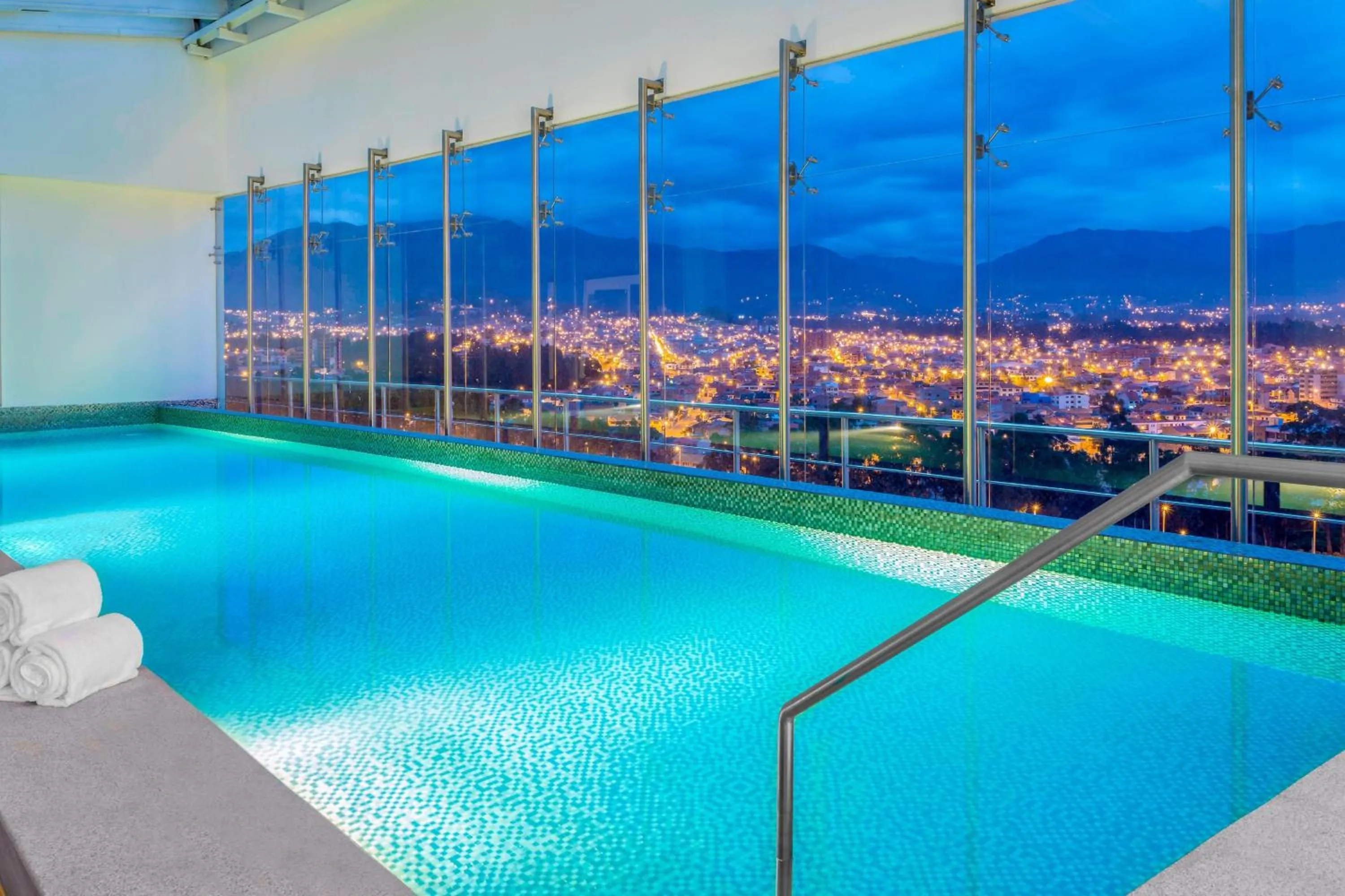 Swimming pool in Four Points by Sheraton Cuenca