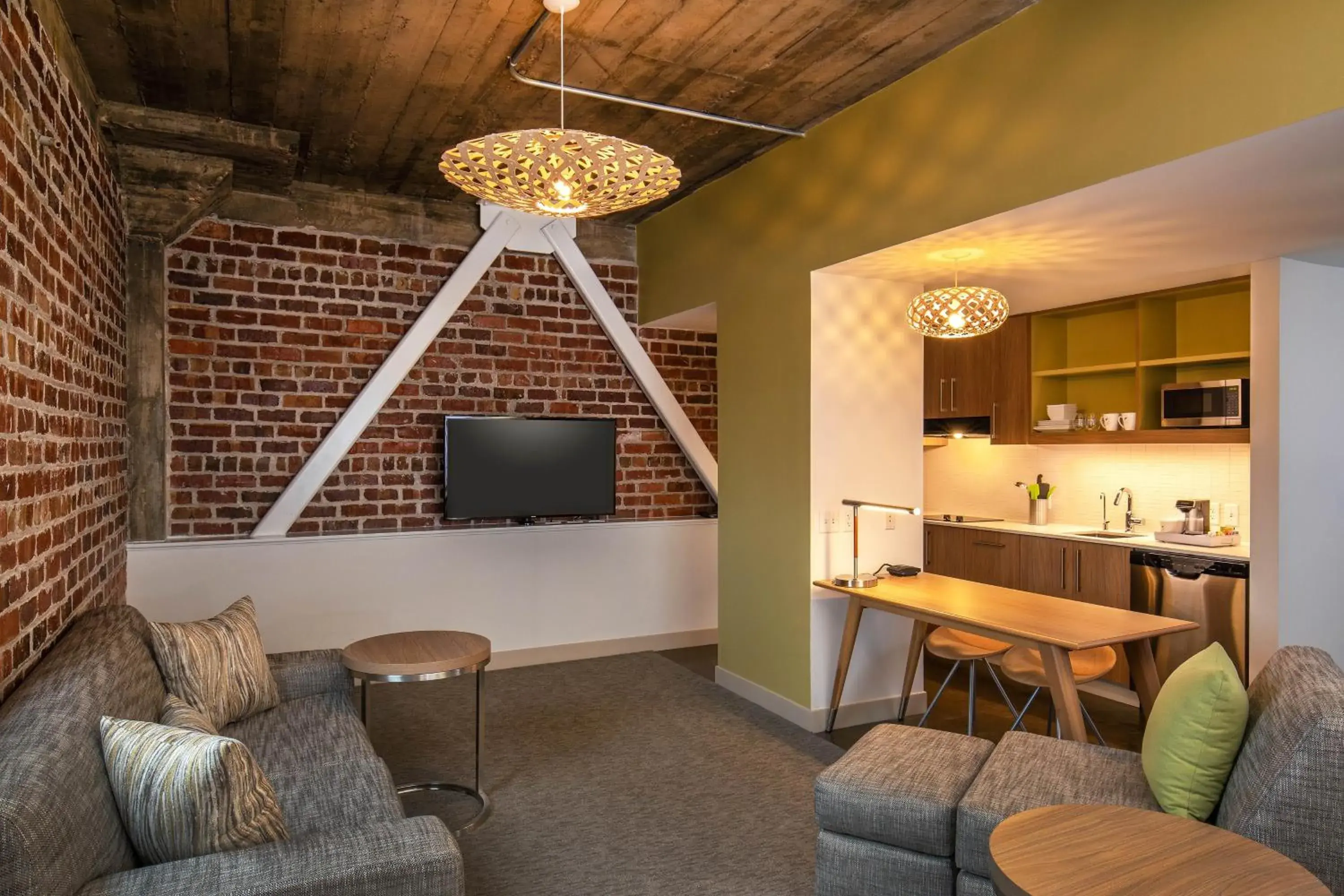 Studio, 2 Queen, Sofa beds: 5 in Element Moline Studio, 2 Queen, Sofa beds: 5 in Element Moline