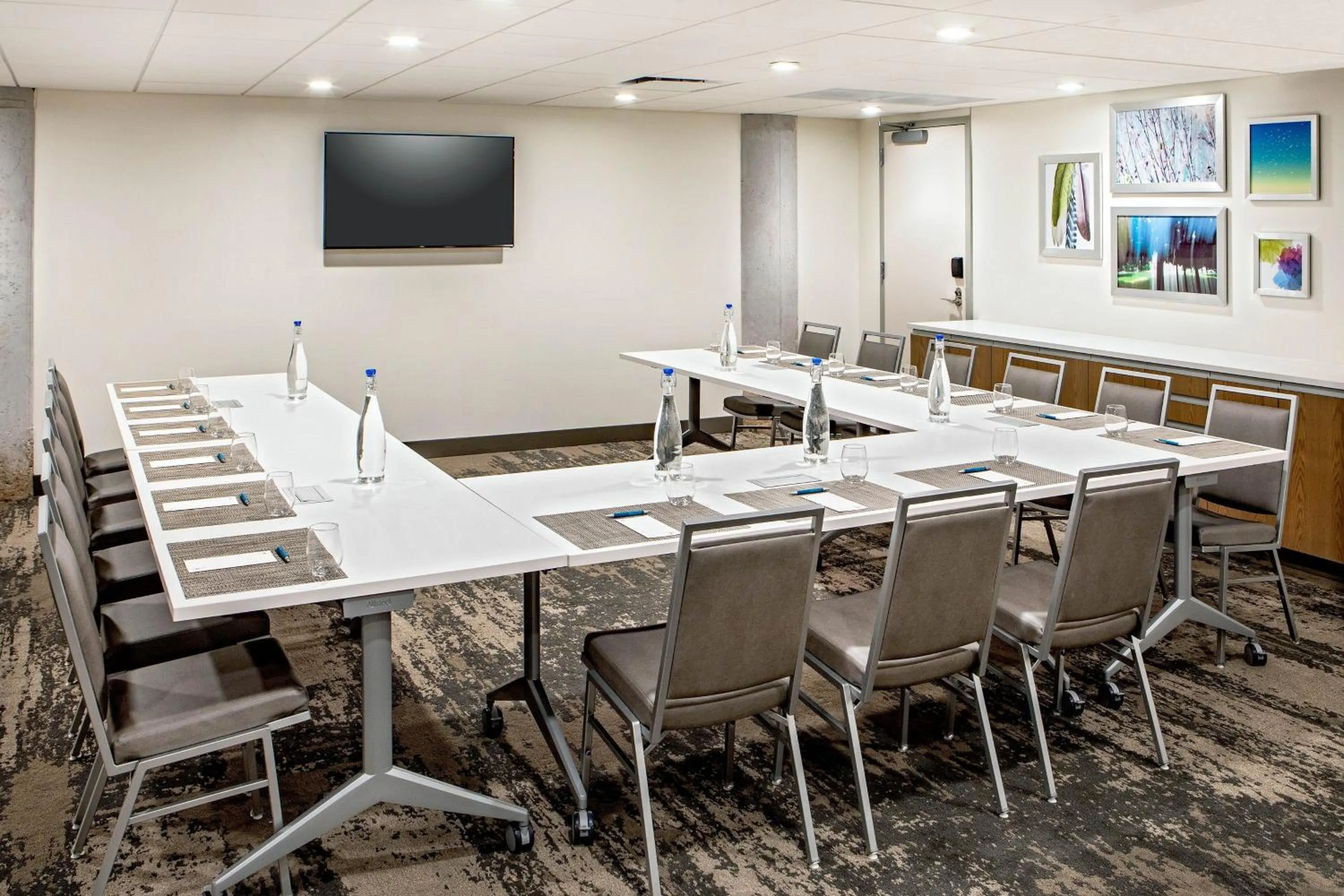 Meeting/conference room in Element Moline