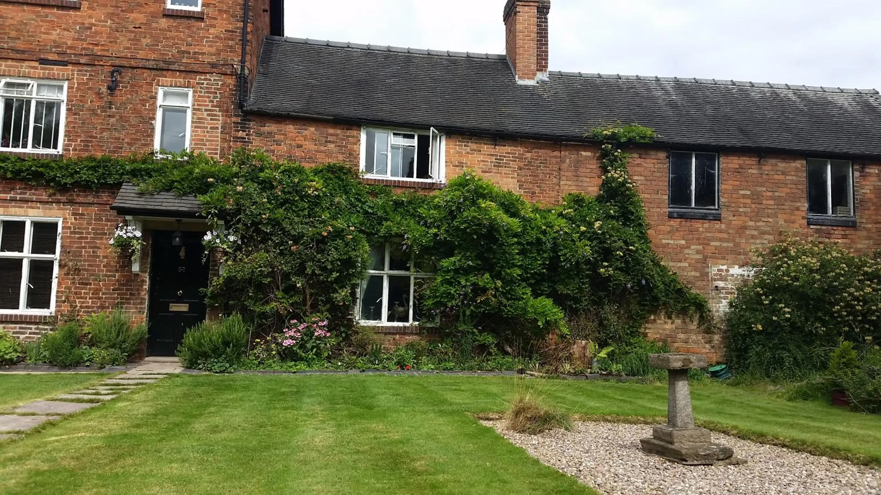 Facade/entrance in Mackworth House Farm