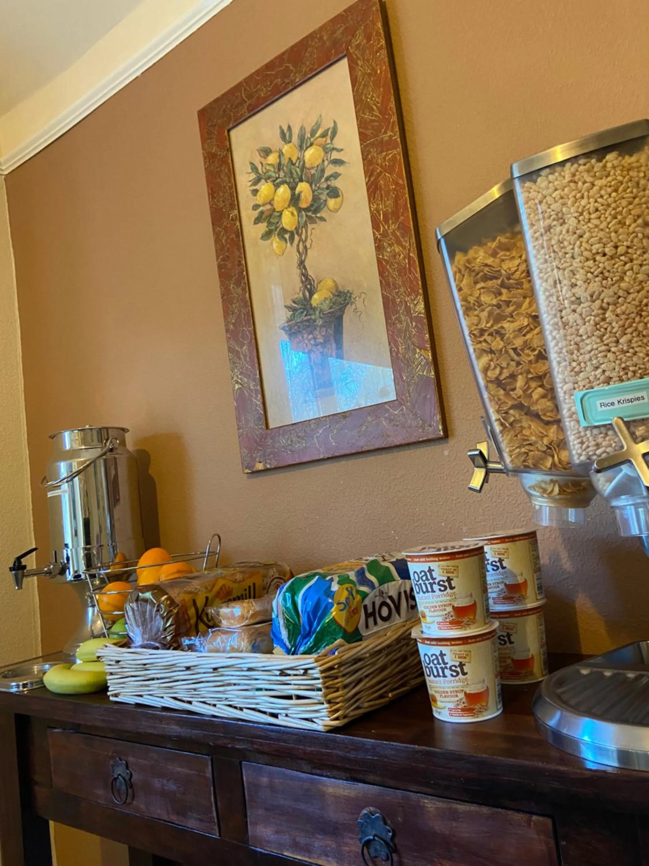 Breakfast in Nettleton Country House