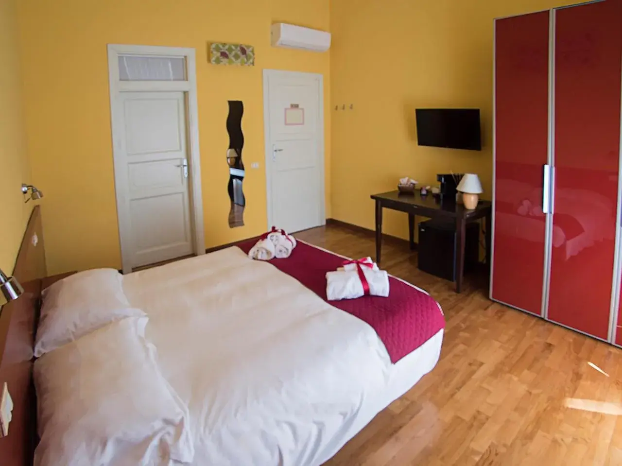 Standard Double Room in Residenza Viani Guest House Standard Double Room in Residenza Viani Guest House