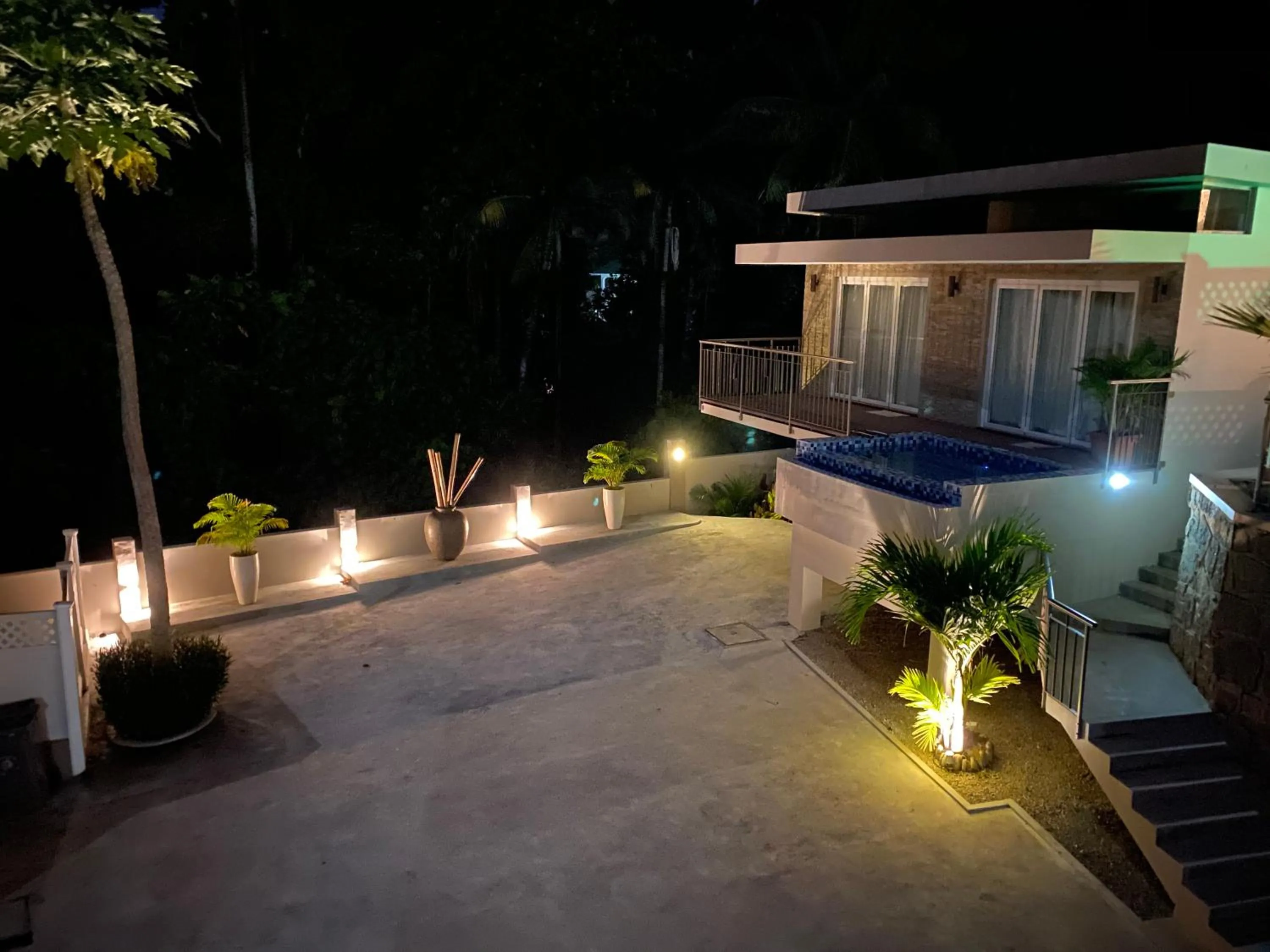 Night in Moulin Kann Villas