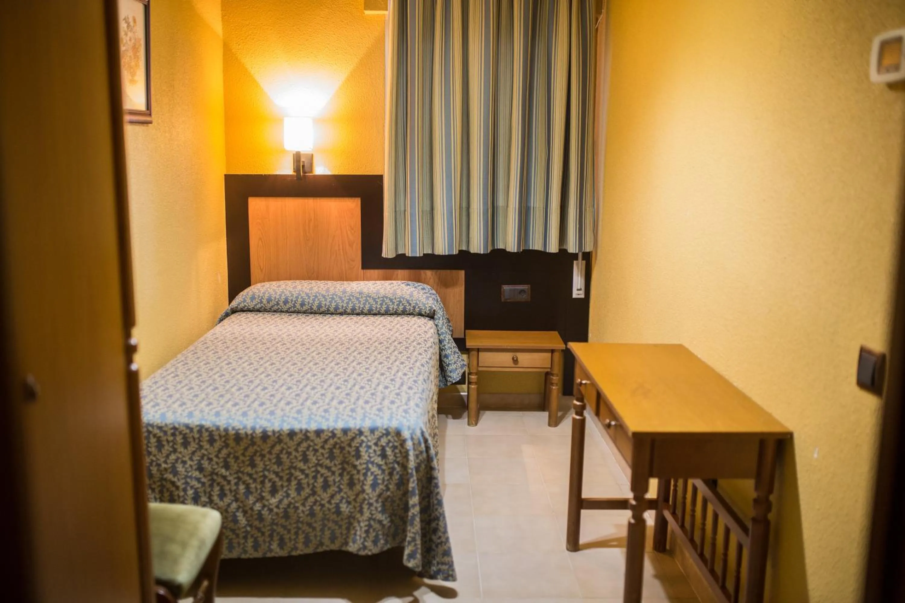 Photo of the whole room, Bed in Hostal La Palmera