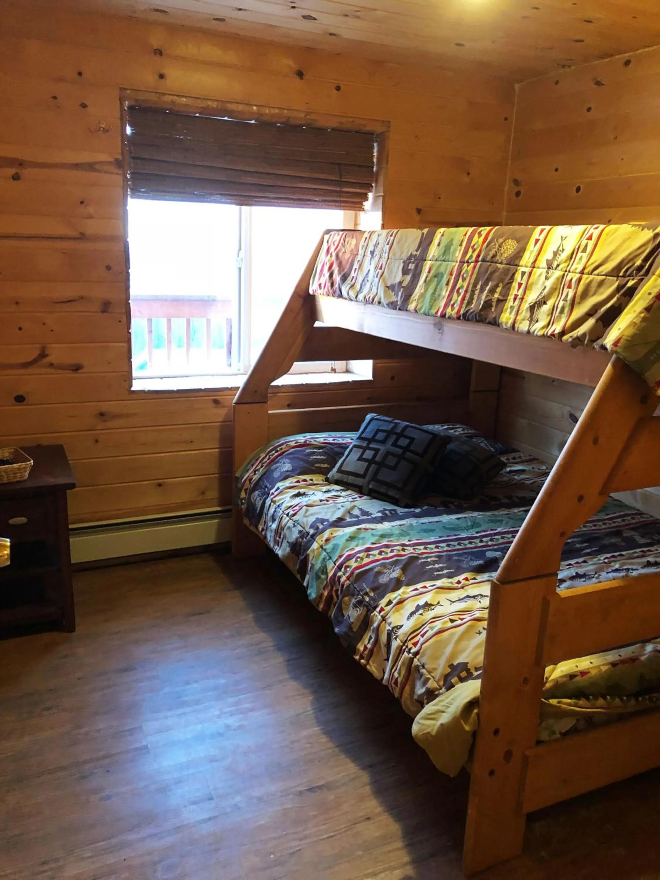 bunk bed, Bed in Alpine Creek Lodge