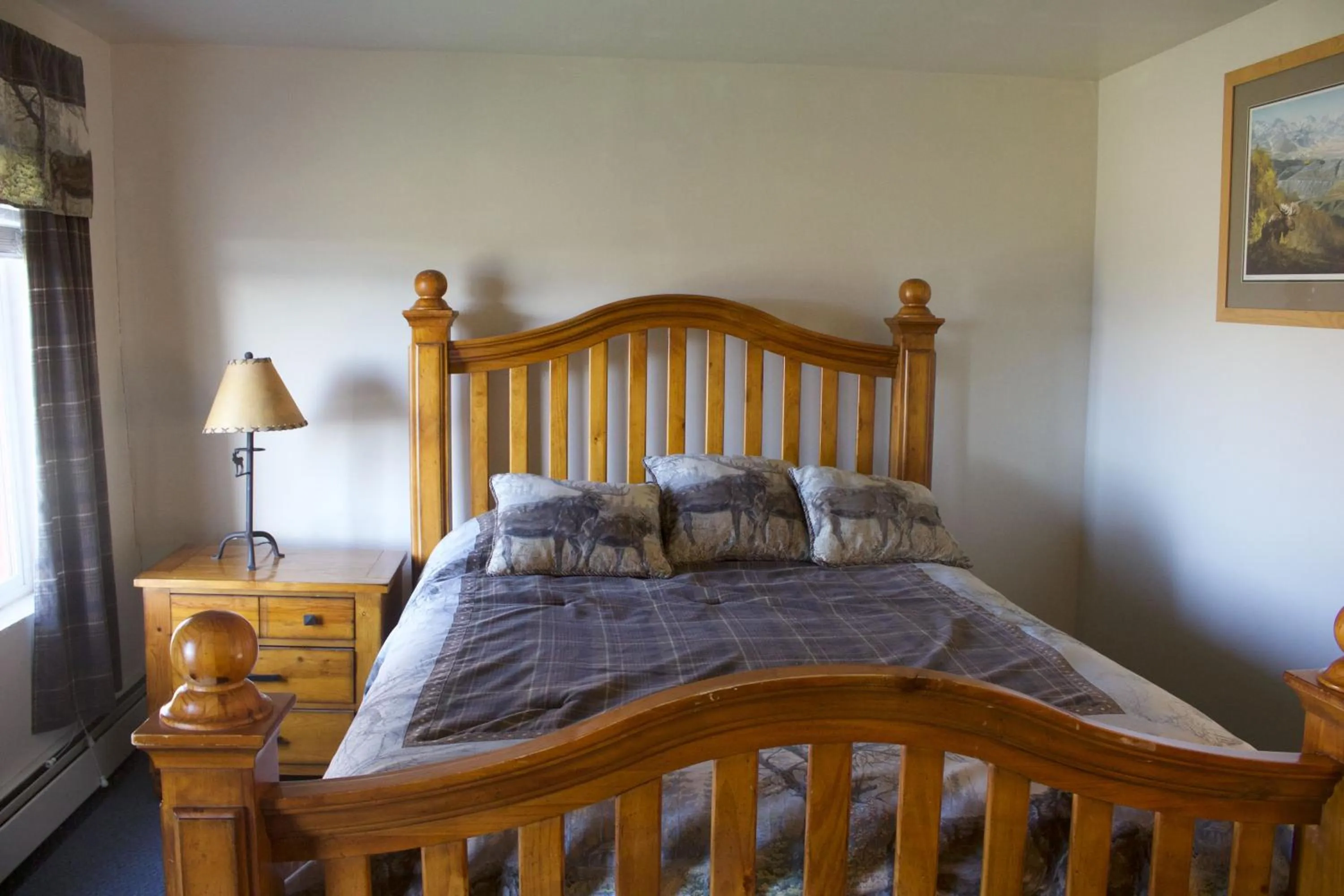 Bed in Alpine Creek Lodge