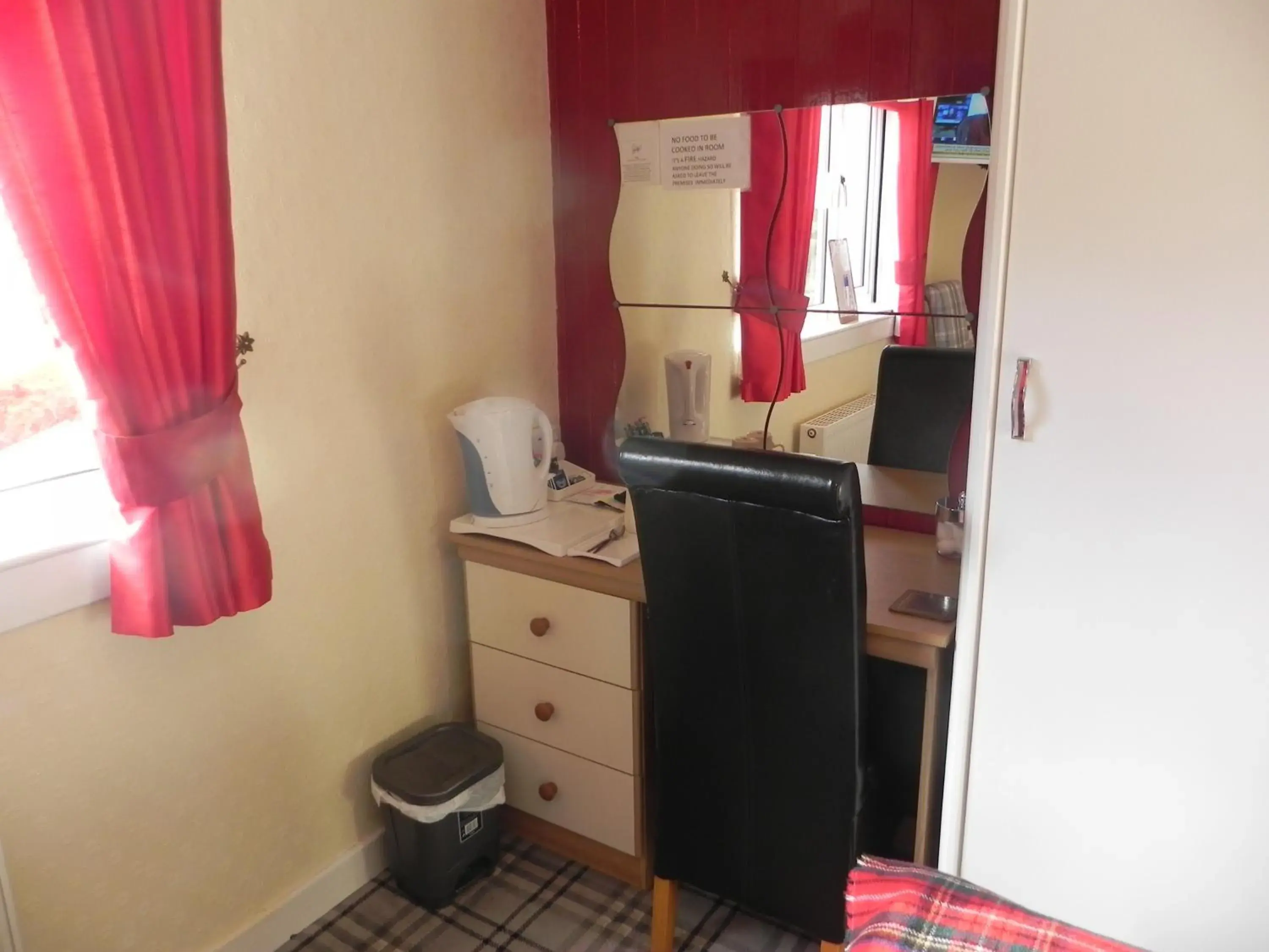 Double Room with Private Bathroom - single occupancy in glenardran house Double Room with Private Bathroom - single occupancy in glenardran house