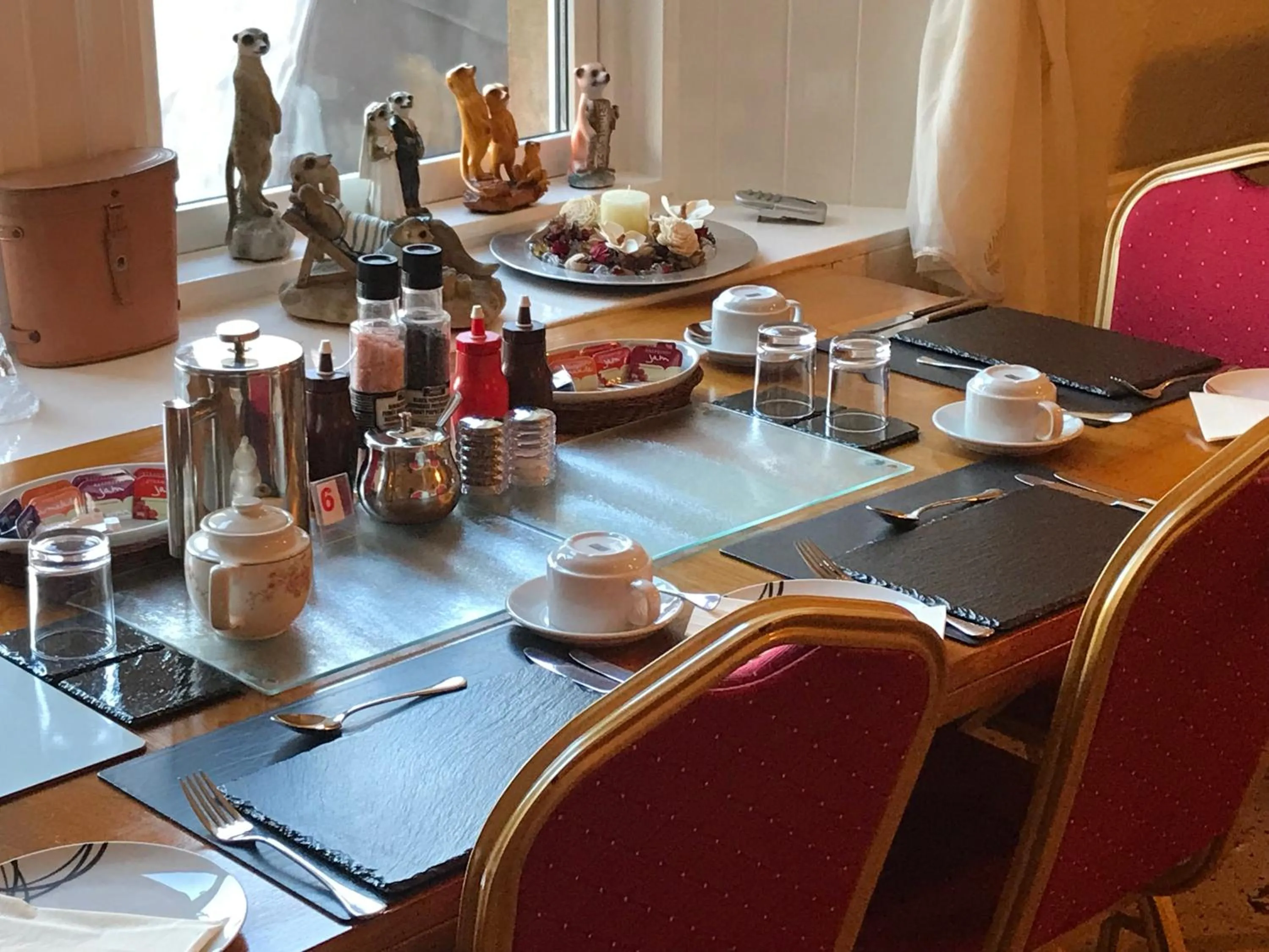 Food in glenardran house