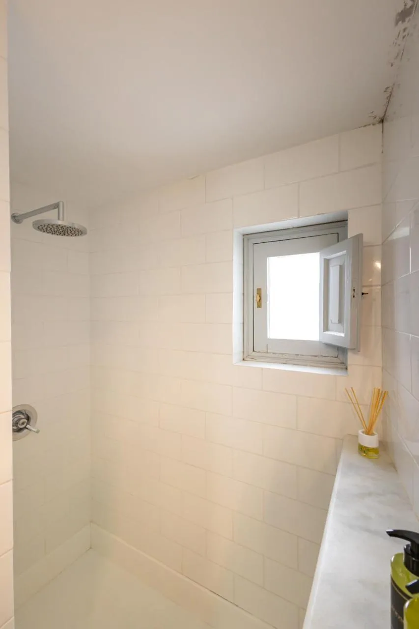 Palacio Marmoles by Valcambre