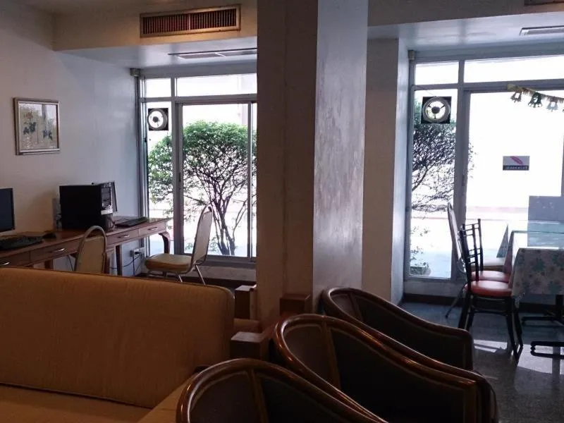 Day in The Blooms Residence