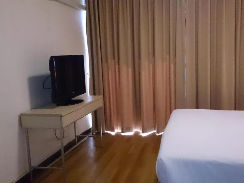 Day, Bed in The Blooms Residence