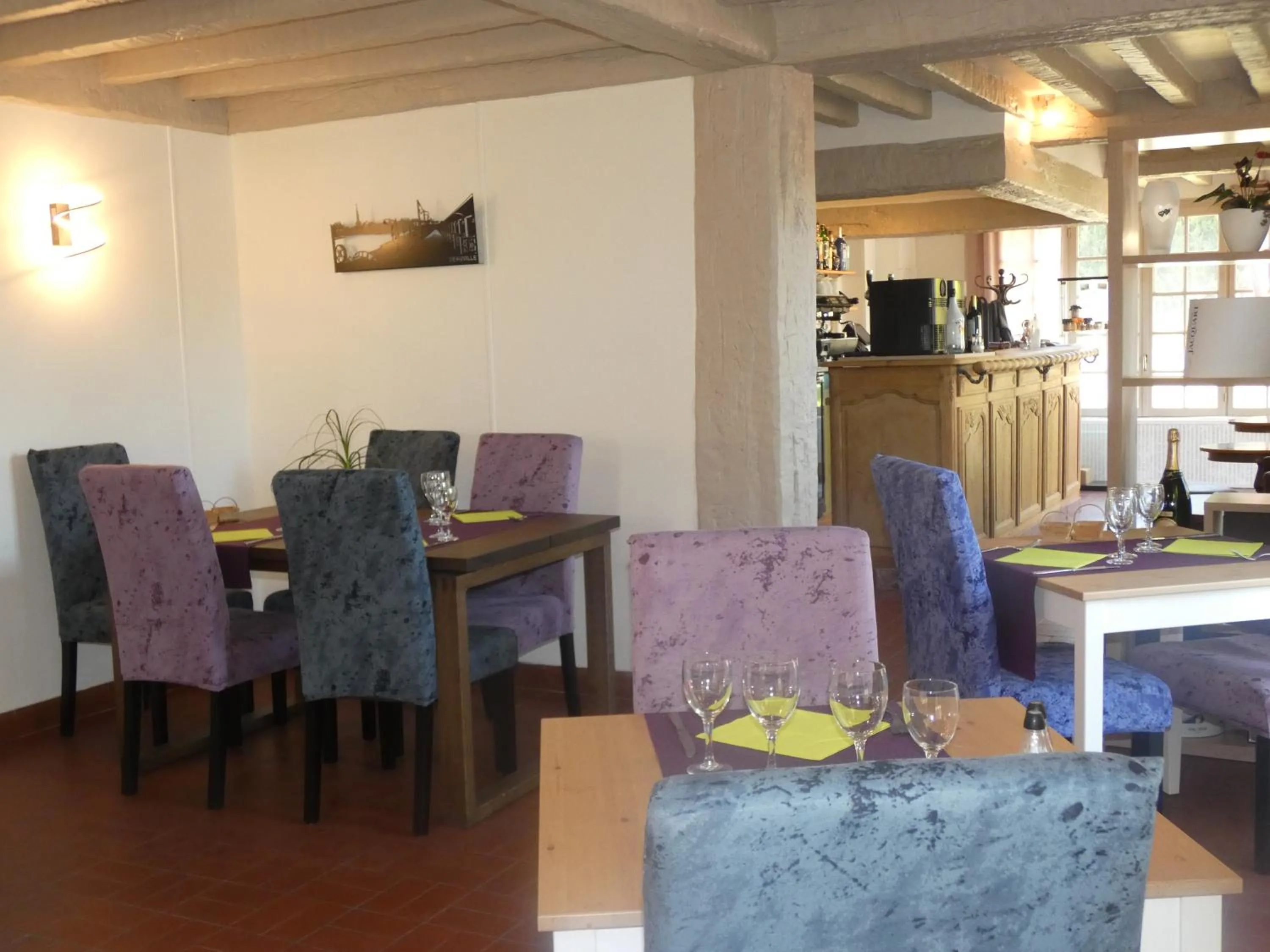 Restaurant/places to eat in Logis Hôtel Restaurant Auberge Saint Martin