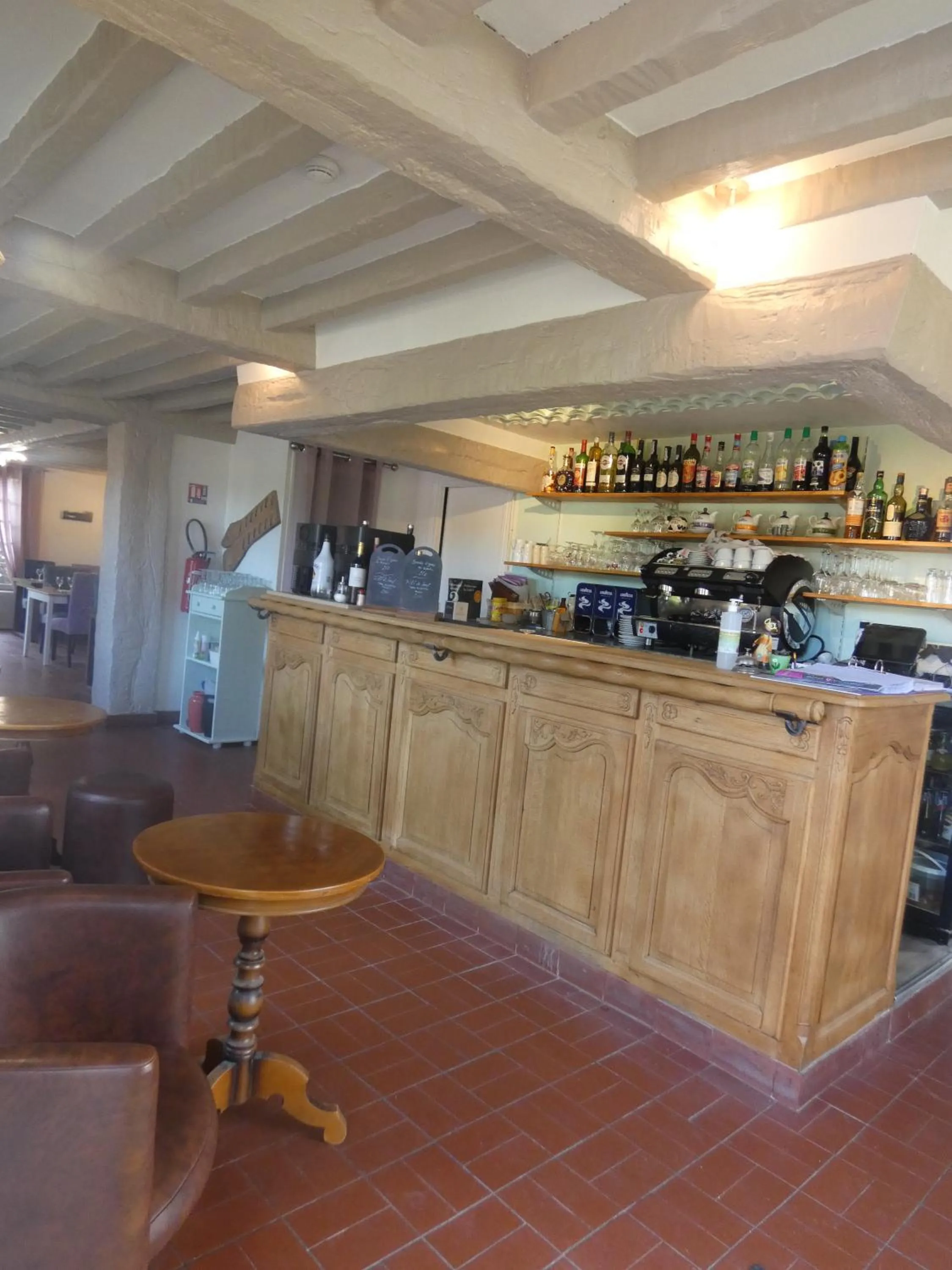 Lounge or bar in Logis Hôtel Restaurant Auberge Saint Martin