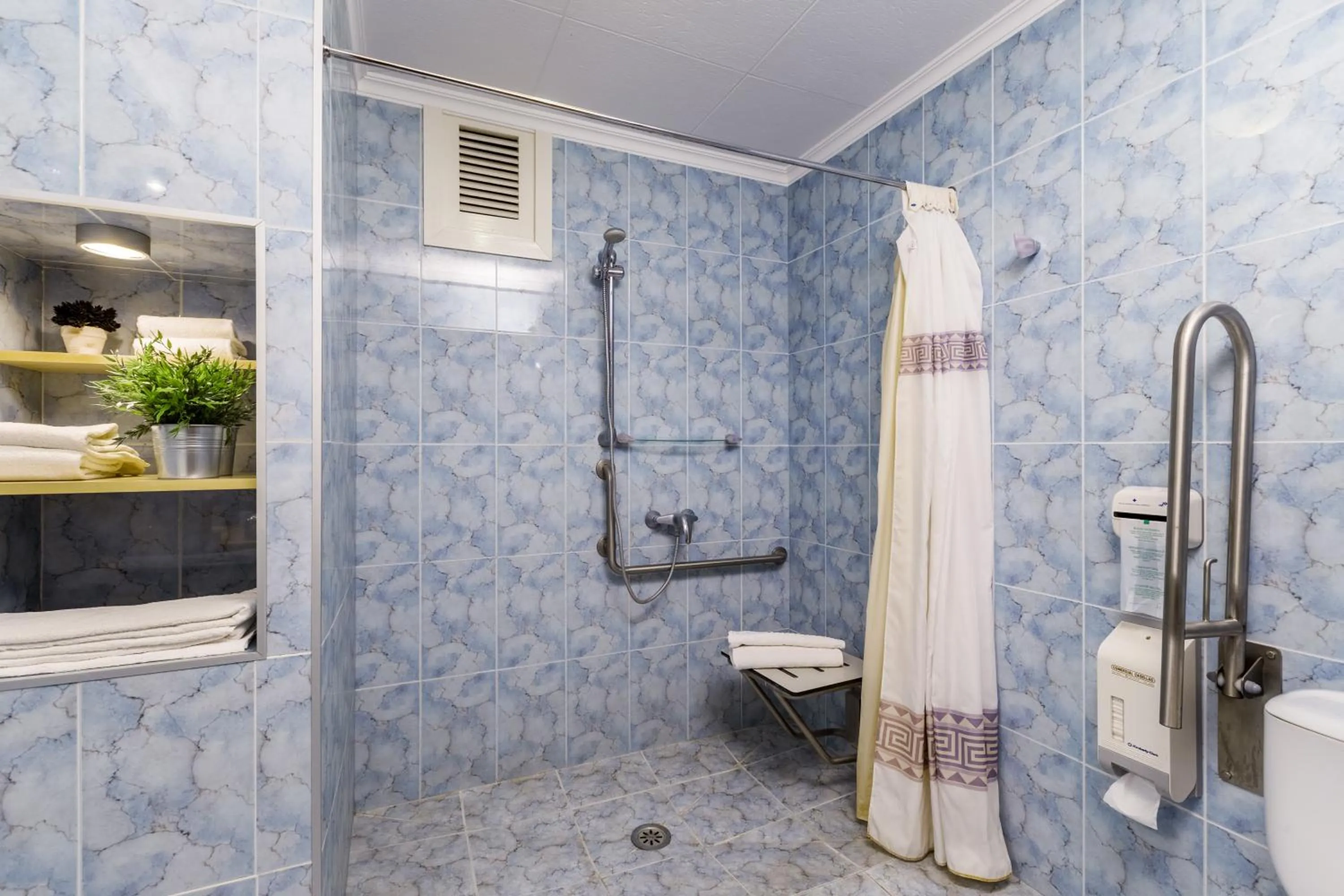 Bathroom in Hotel Sausa