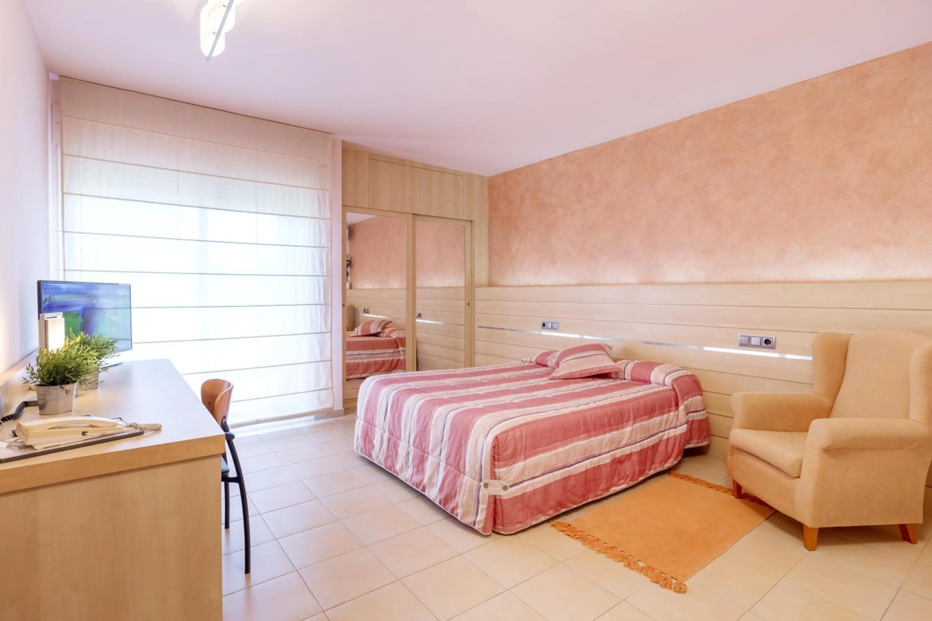 Photo of the whole room, Bed in Hotel Sausa