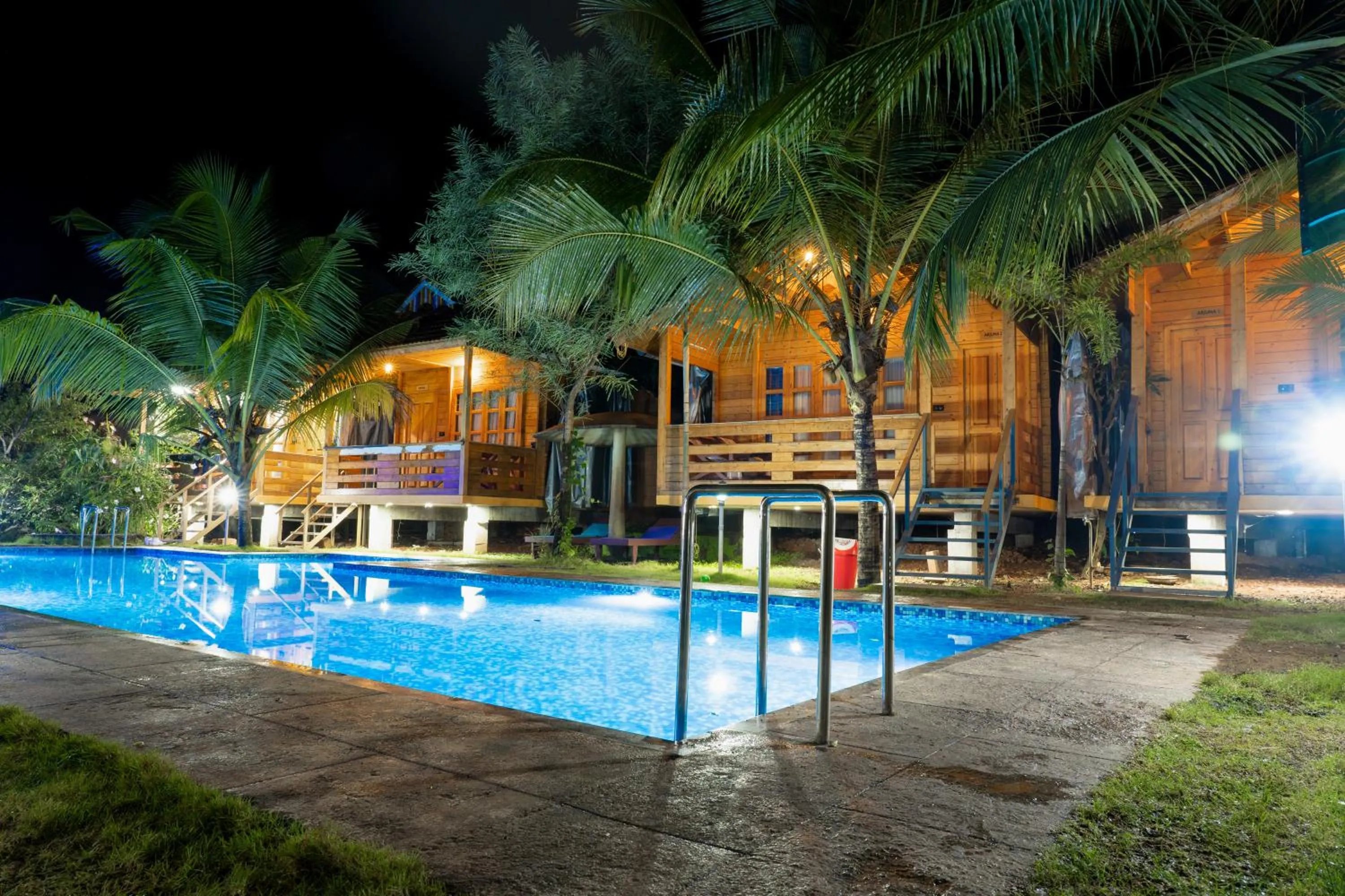 Swimming pool in Woodgreens Heritage Resorts