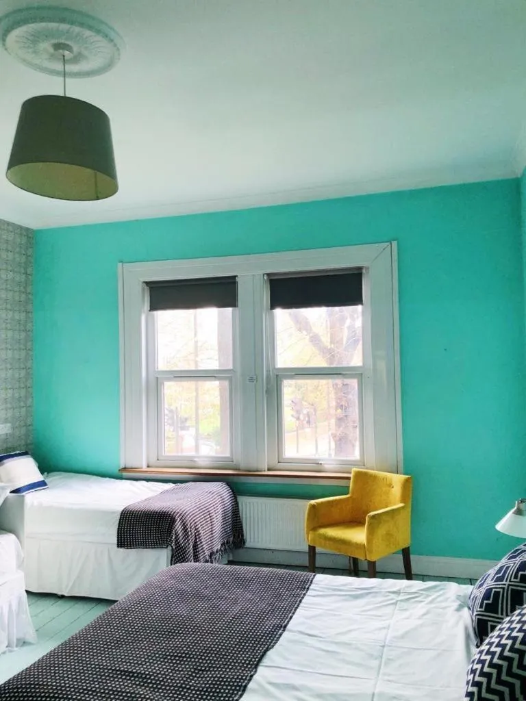 Bedroom, Bed in Caspian Hotel