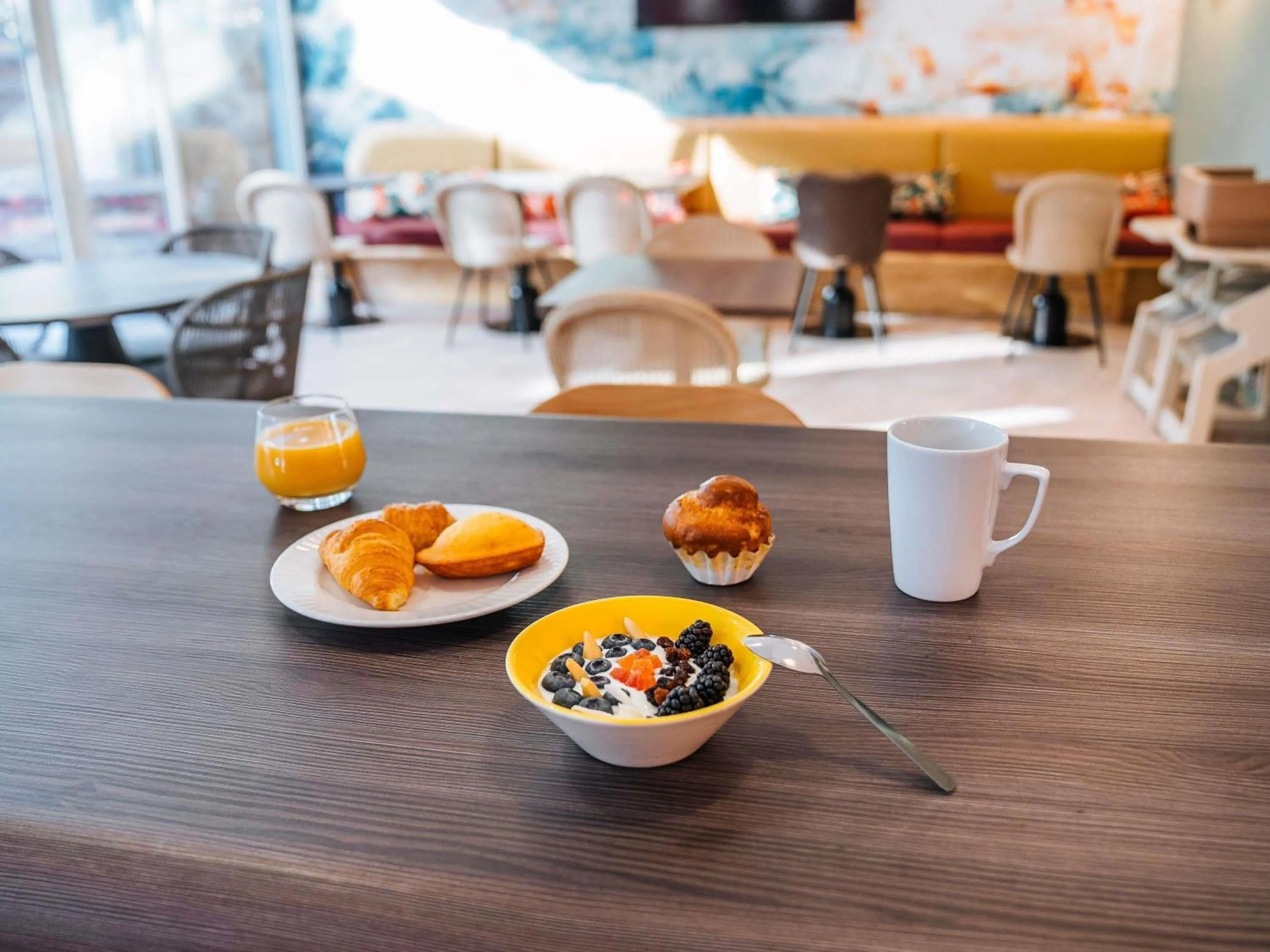 Breakfast in ibis Styles Antibes