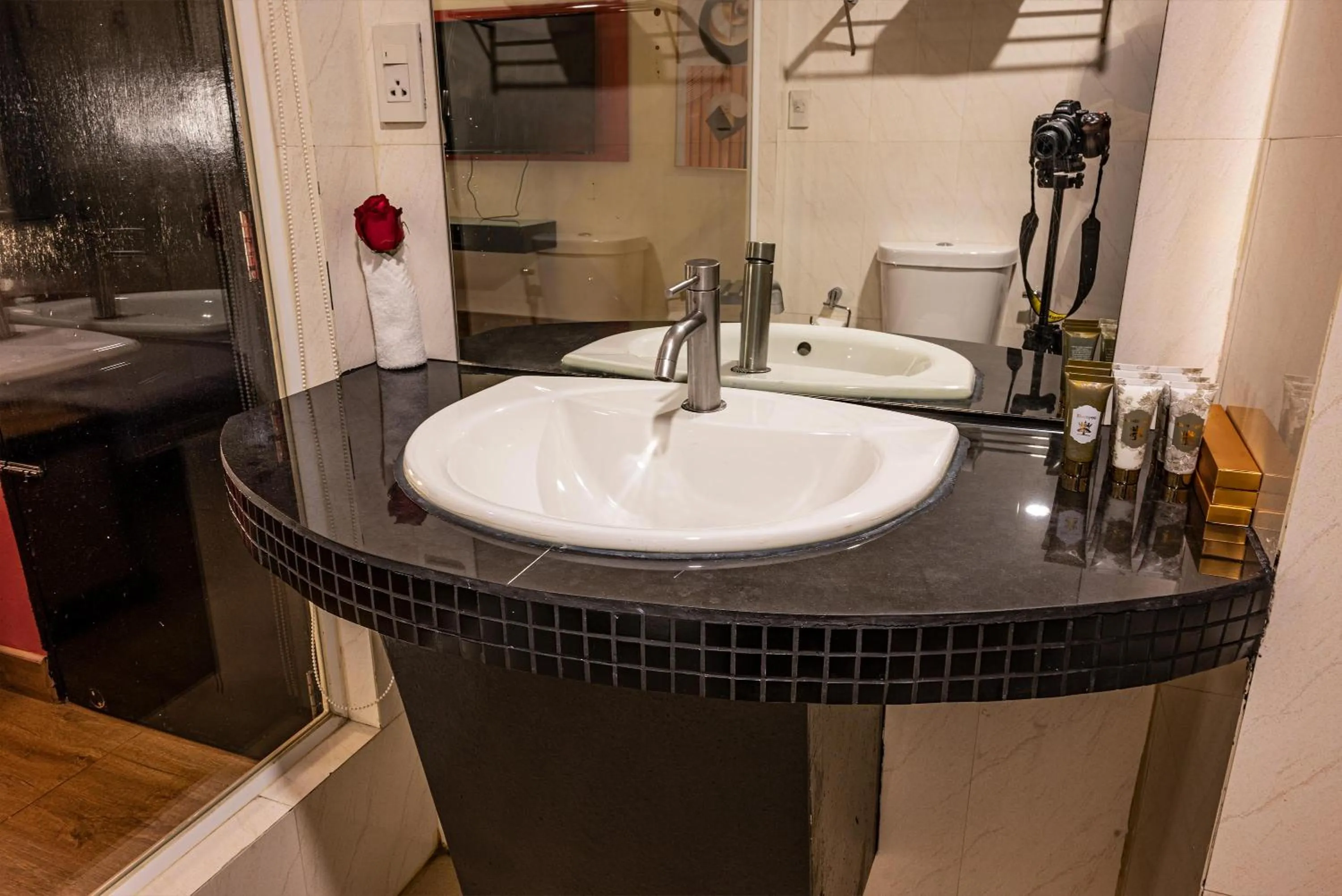 Bathroom in Boss Suites Nana Hotel