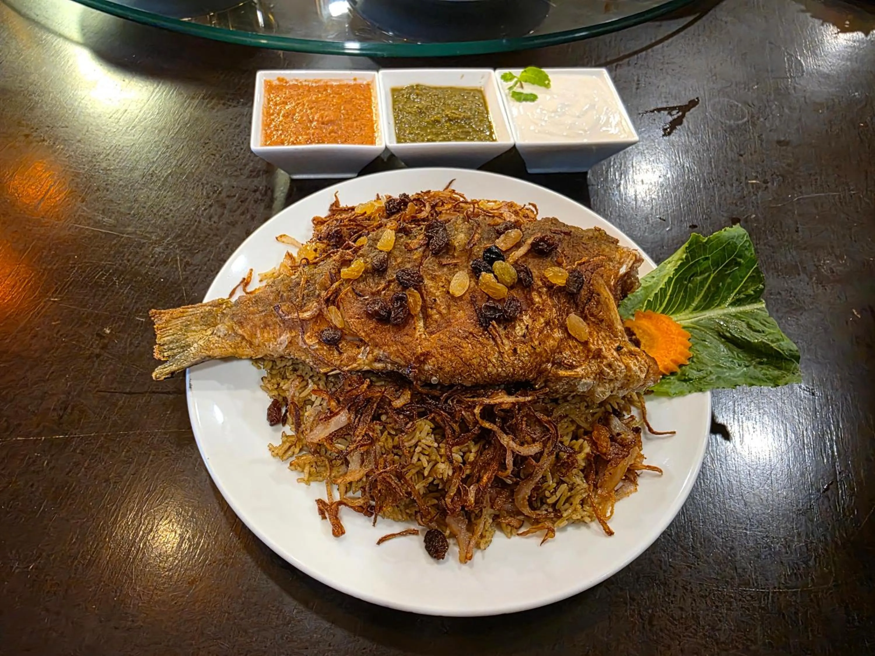 Restaurant/places to eat in Boss Suites Nana Hotel