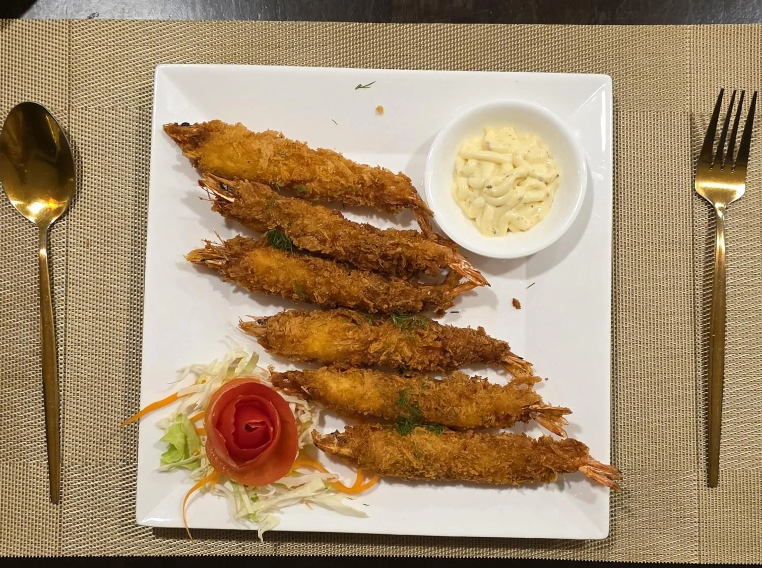 Restaurant/places to eat in Boss Suites Nana Hotel