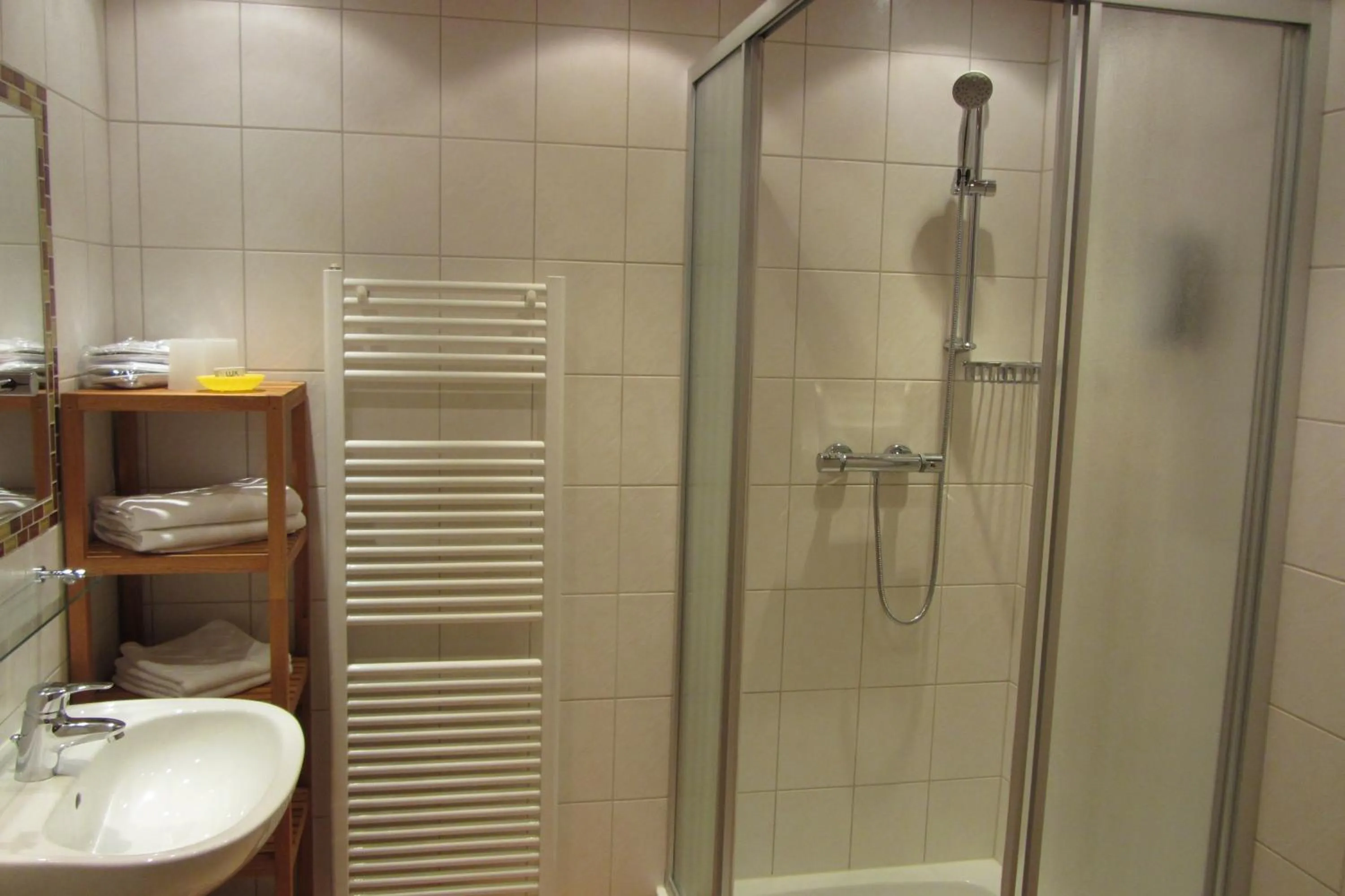 Toilet in Hotel Garni Landhaus Trenkenbach