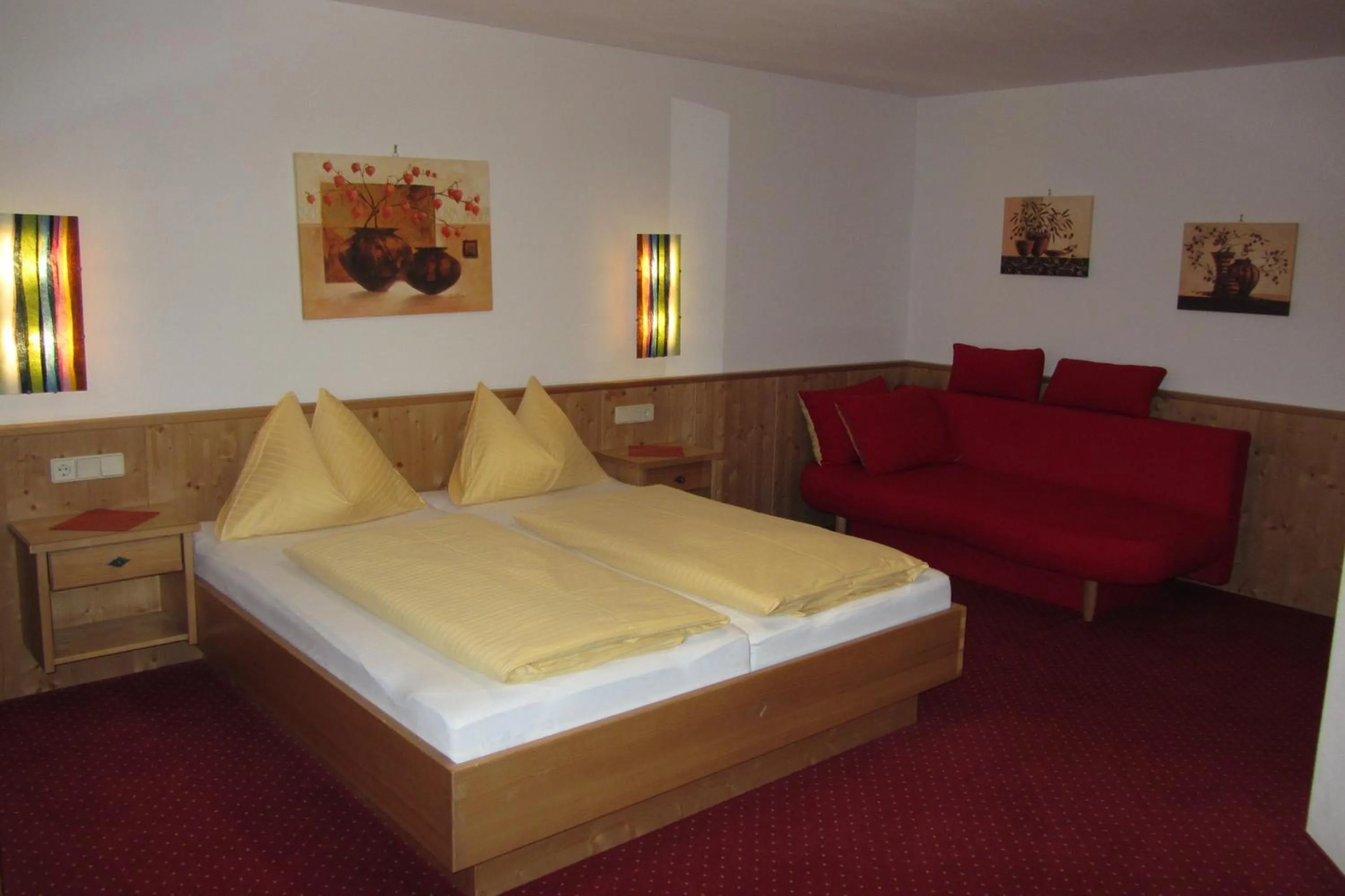 Bed in Hotel Garni Landhaus Trenkenbach