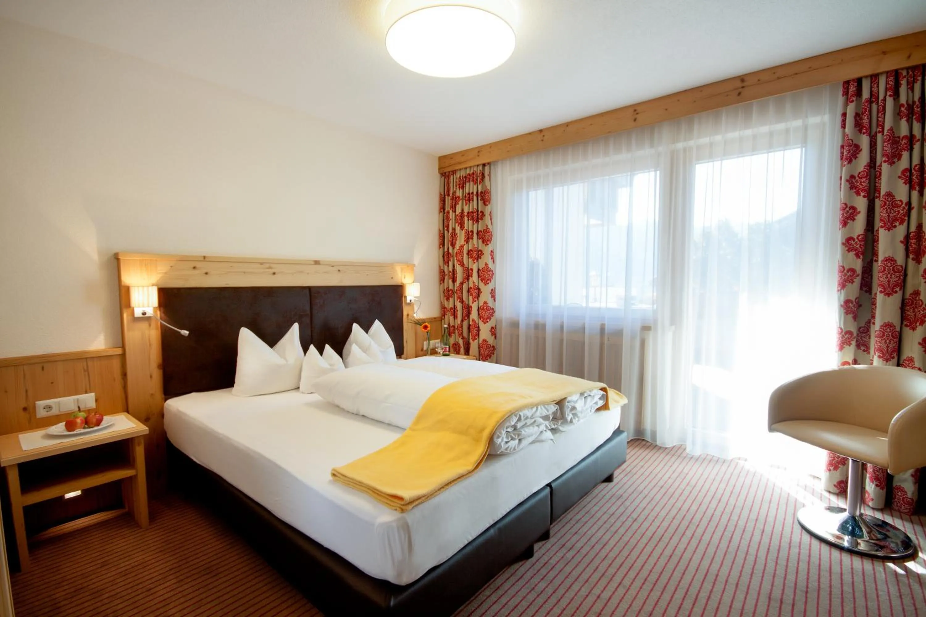 Photo of the whole room, Bed in Hotel Bergblick 4 Sterne Superior
