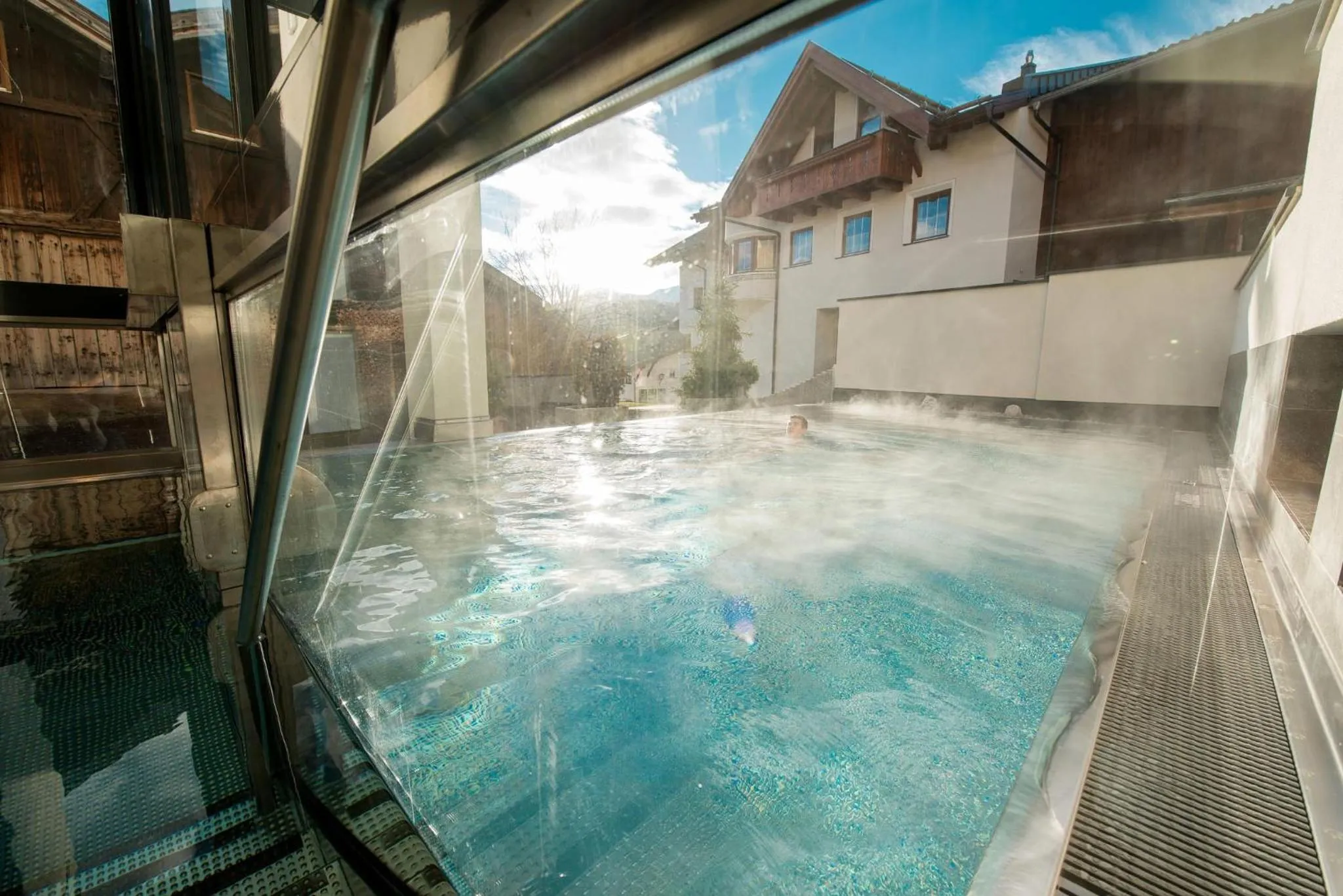 Swimming pool in Hotel Bergblick 4 Sterne Superior