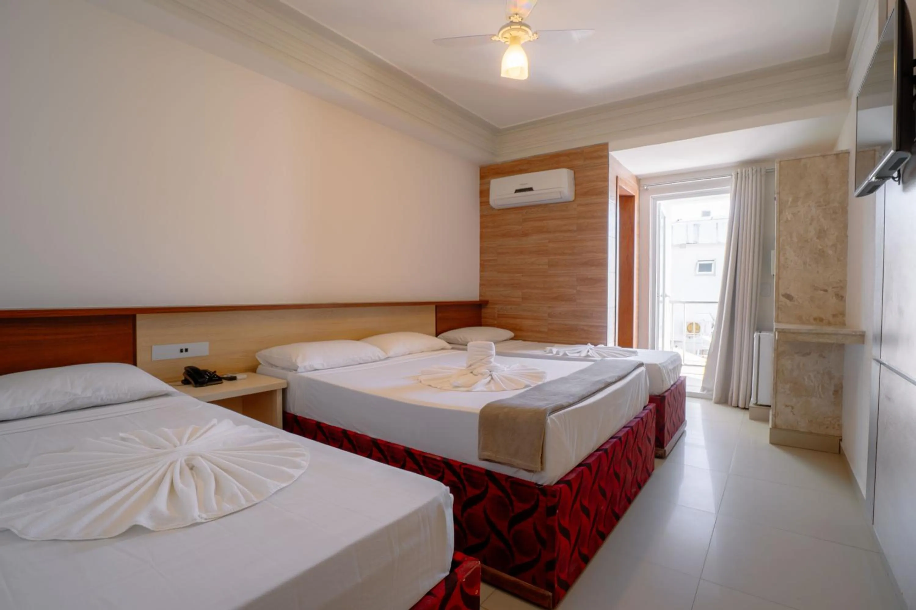 Bedroom, Bed in Shangrilá - Rede Soberano