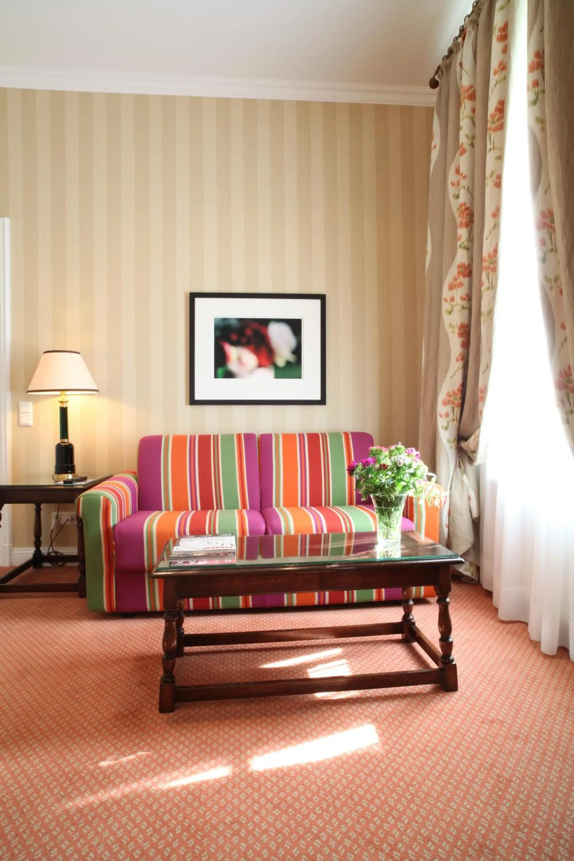 Seating area in Hotel Stadt Hamburg