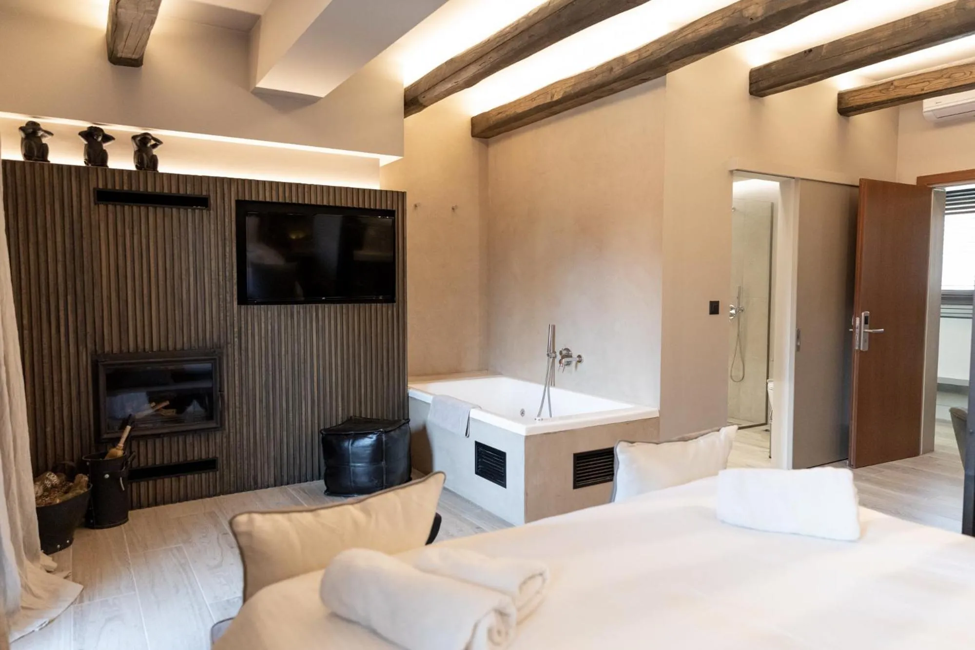 Breakfast, Bed in Anesis Hotel