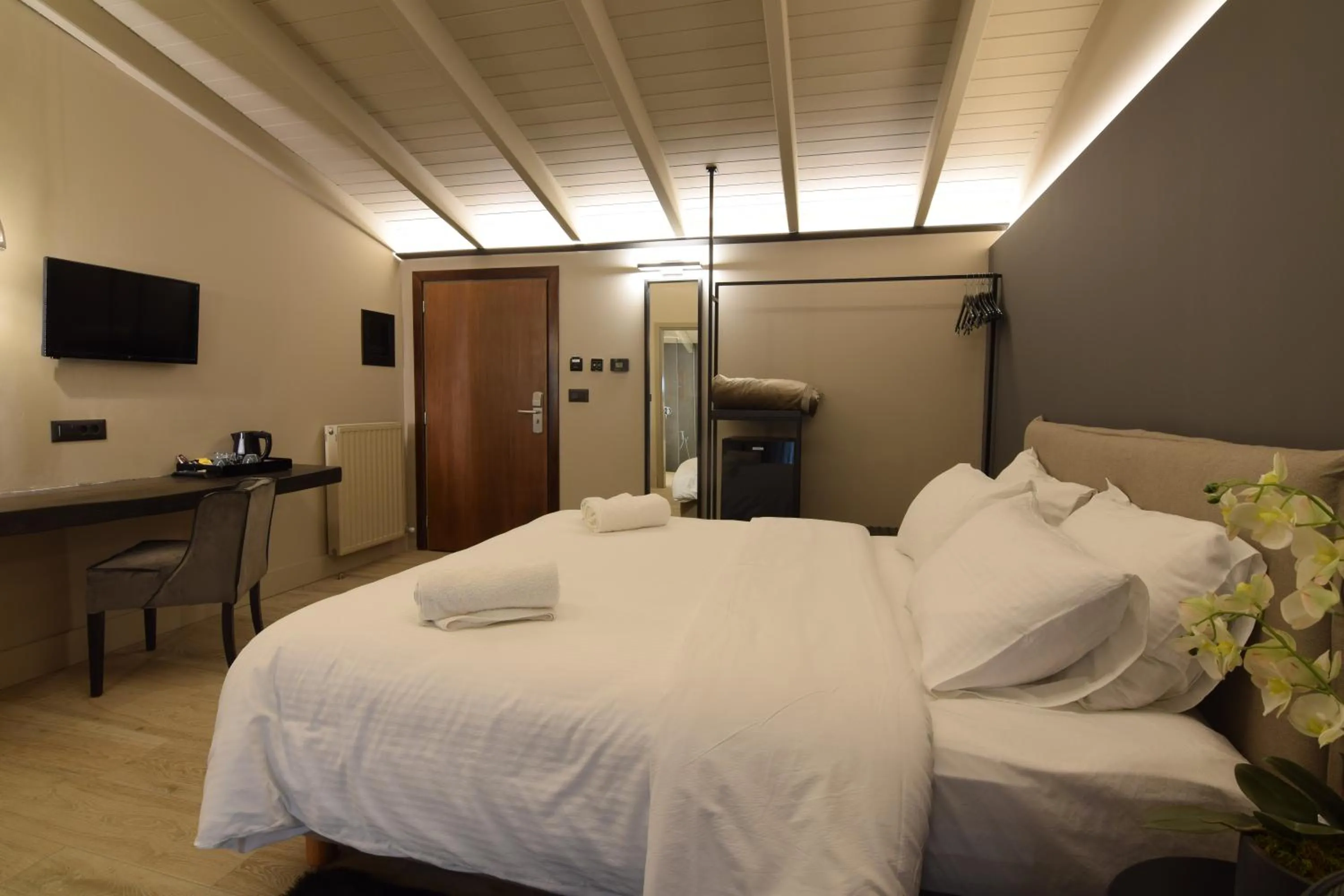 Breakfast, Bed in Anesis Hotel