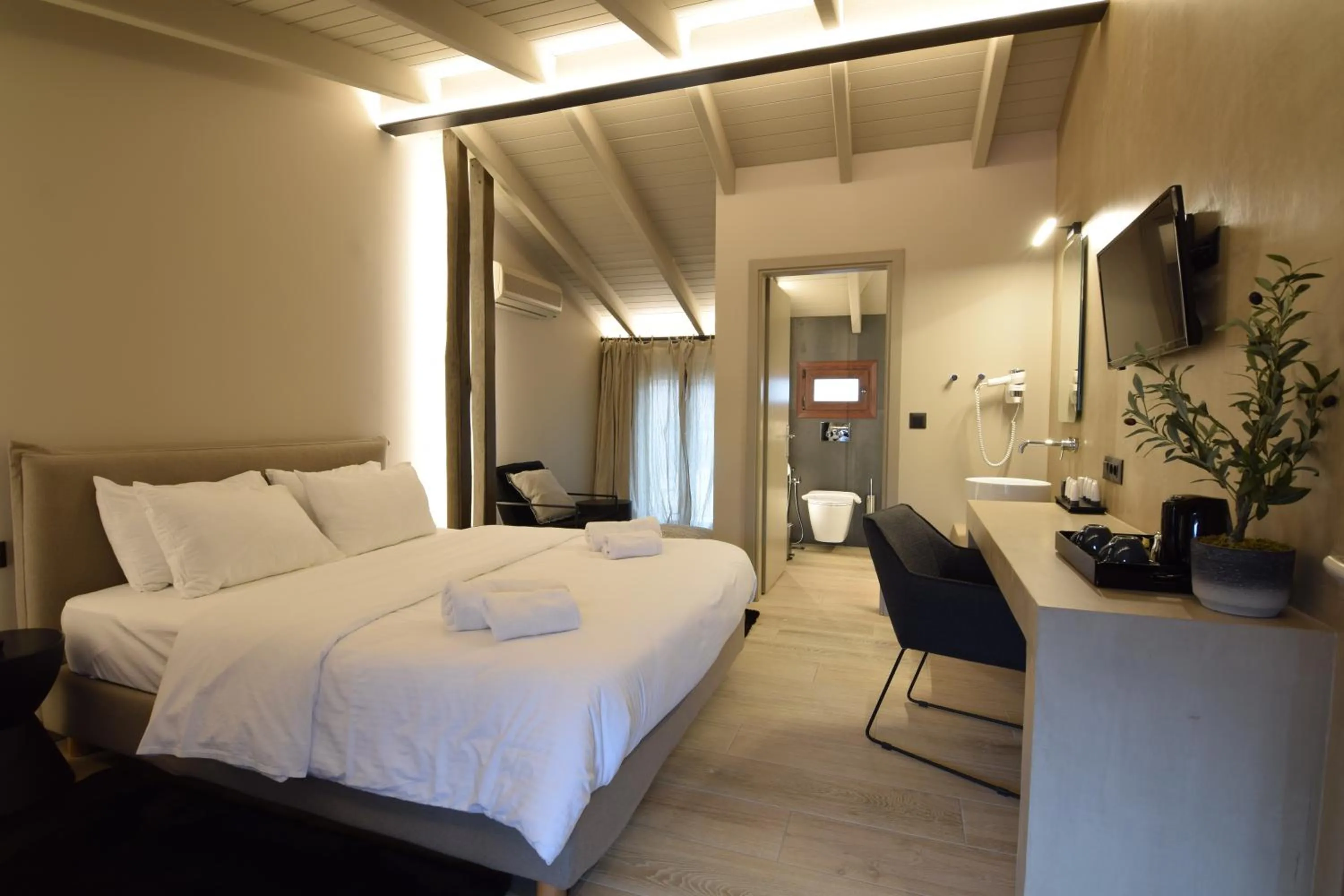 Breakfast, Bed in Anesis Hotel