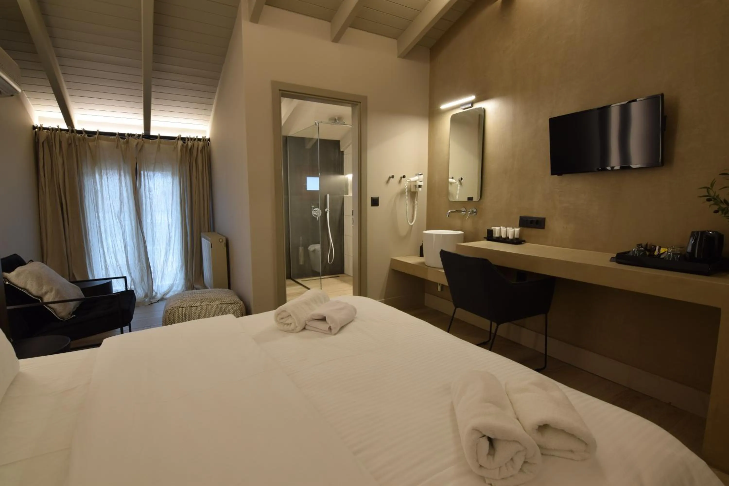 Breakfast, Bed in Anesis Hotel