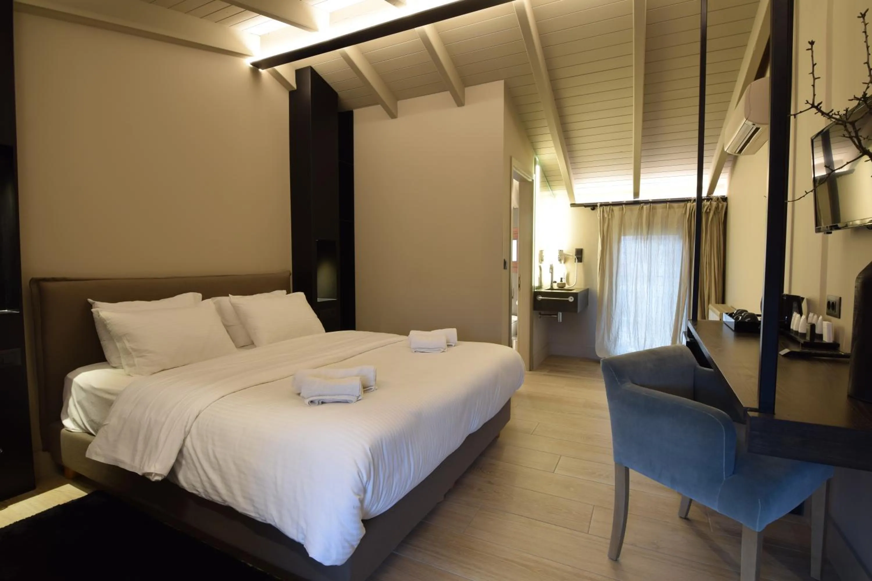 Breakfast, Bed in Anesis Hotel