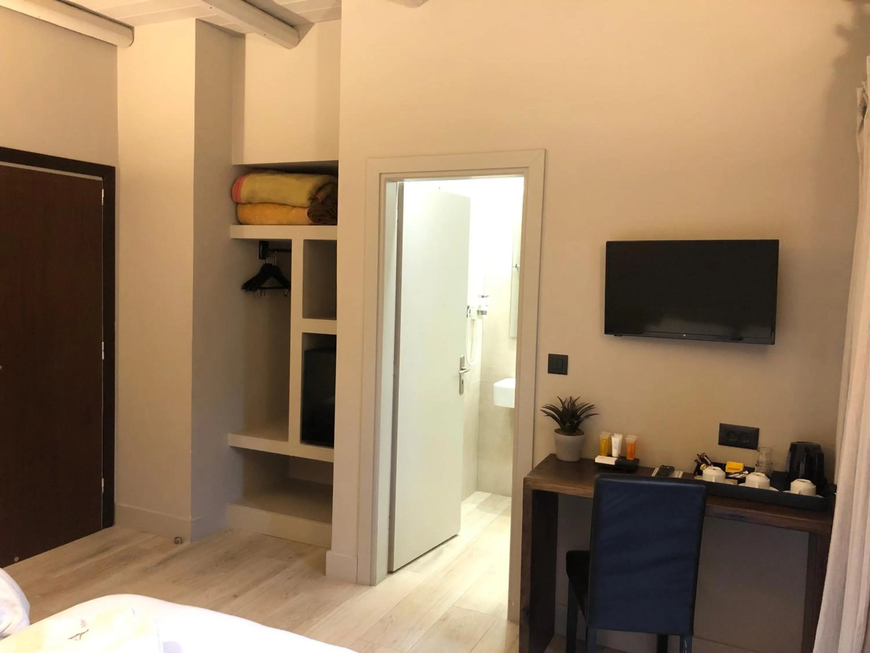 Breakfast, Bed in Anesis Hotel