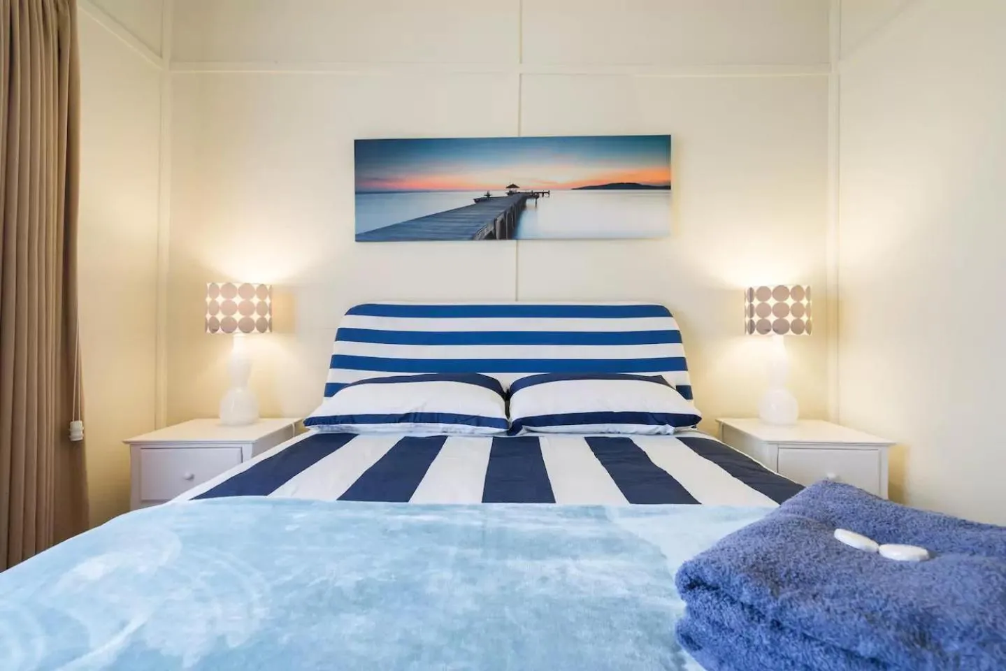 Nautique Beach House - Rustic and Charming, Walk 2 Beach & Shops