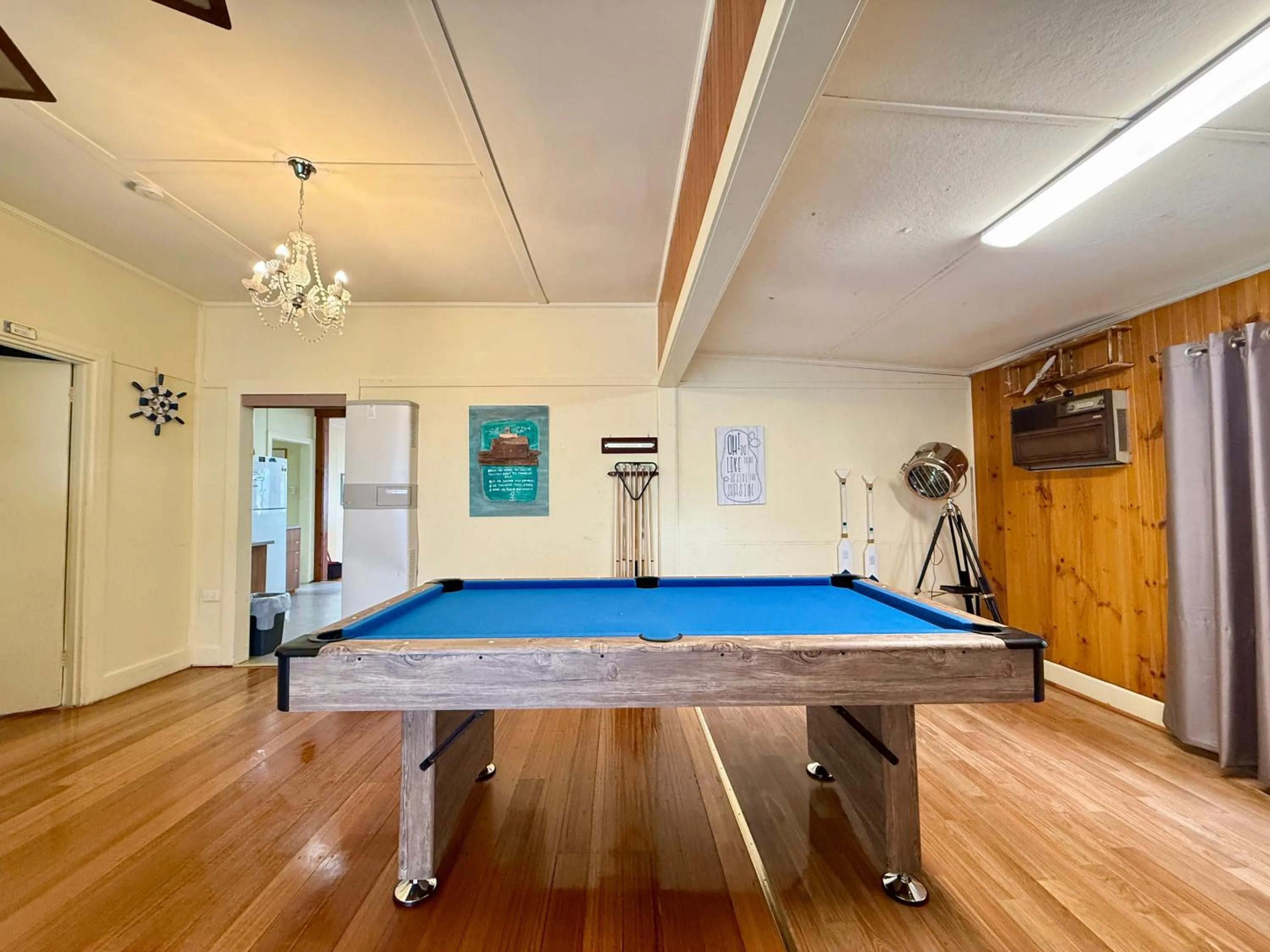Nautique Beach House - Rustic and Charming, Walk 2 Beach & Shops