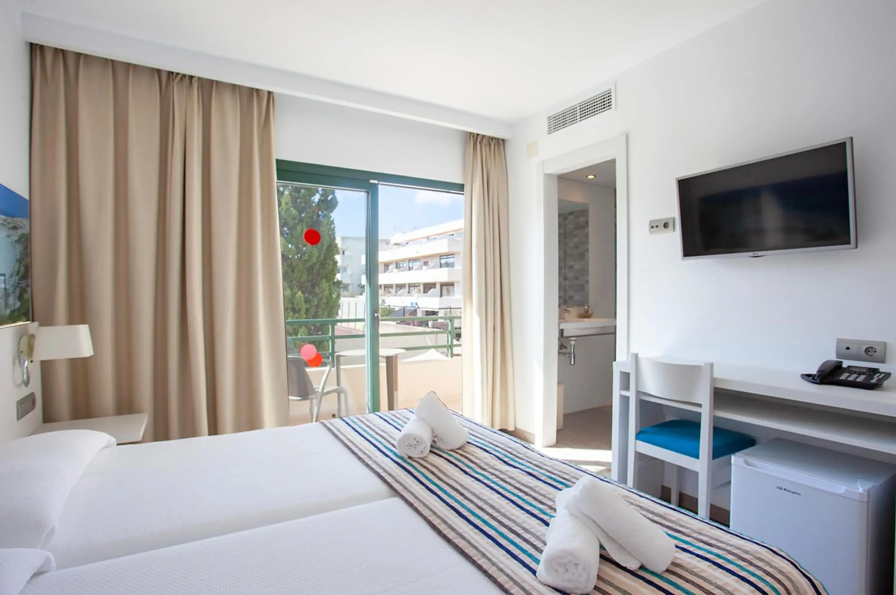 Twin Room in Hotel Rosales Formentera Twin Room in Hotel Rosales Formentera