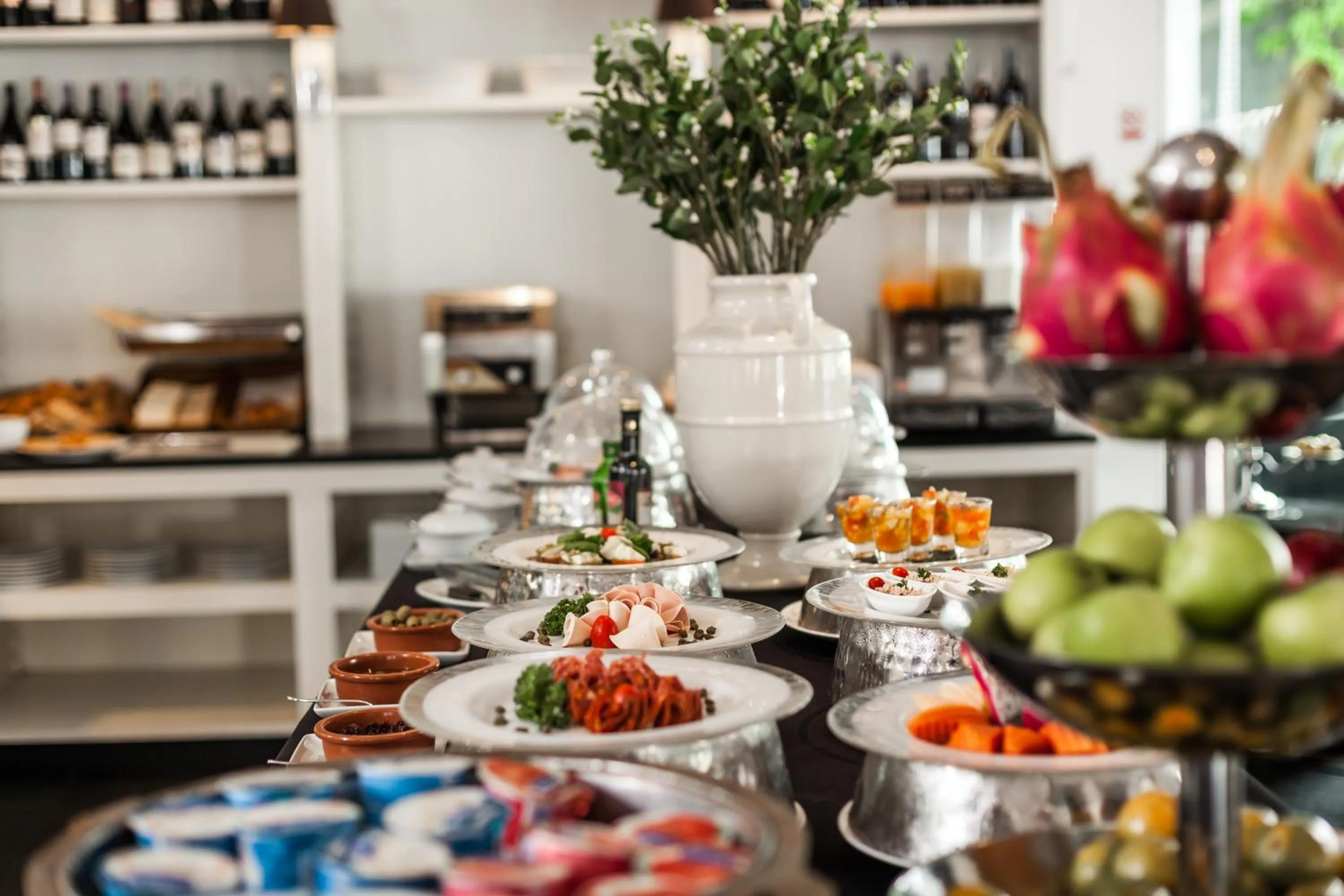 Restaurant/places to eat in BYD Lofts - Boutique Hotel & Serviced Apartments - Patong Beach, Phuket