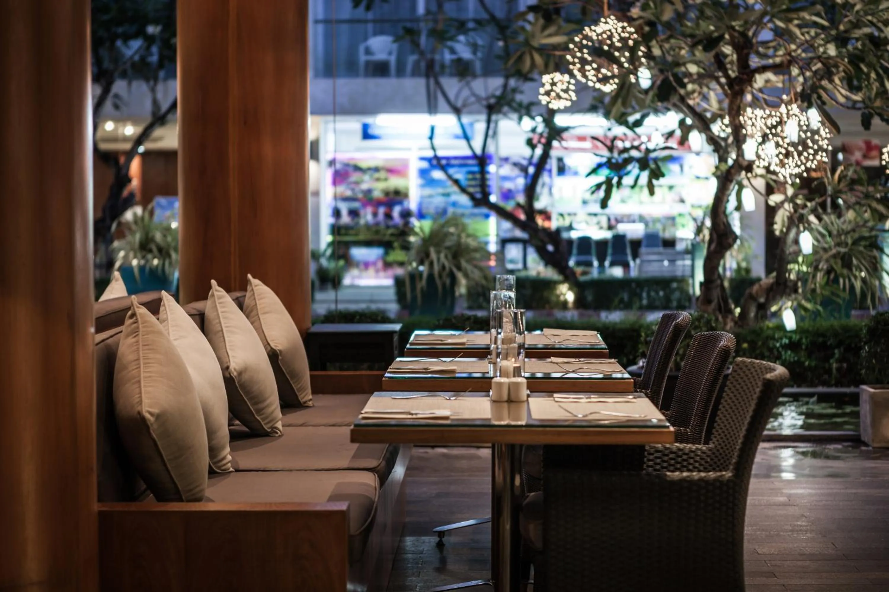 Restaurant/places to eat in BYD Lofts - Boutique Hotel & Serviced Apartments - Patong Beach, Phuket