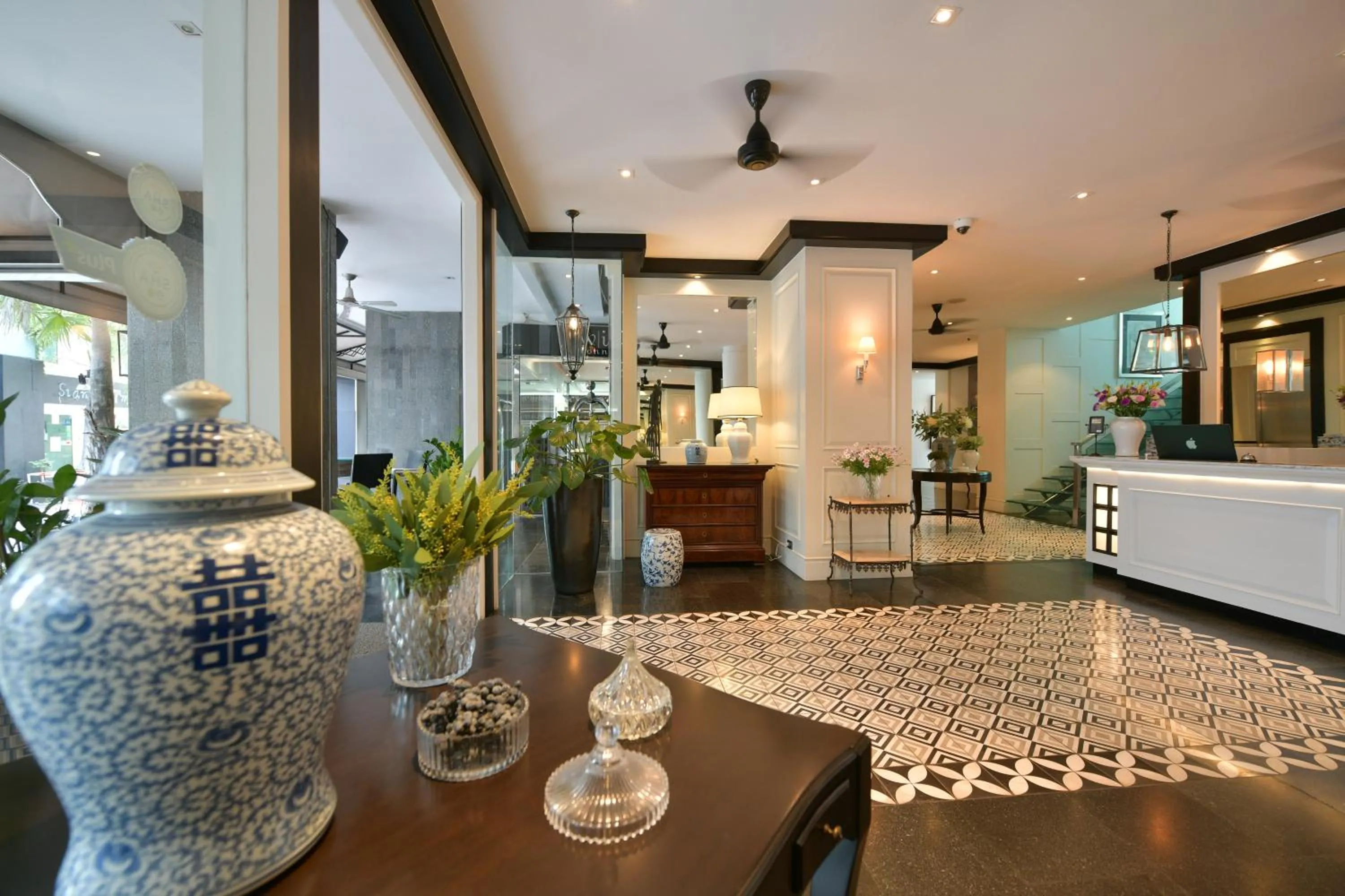 Lobby or reception in BYD Lofts - Boutique Hotel & Serviced Apartments - Patong Beach, Phuket